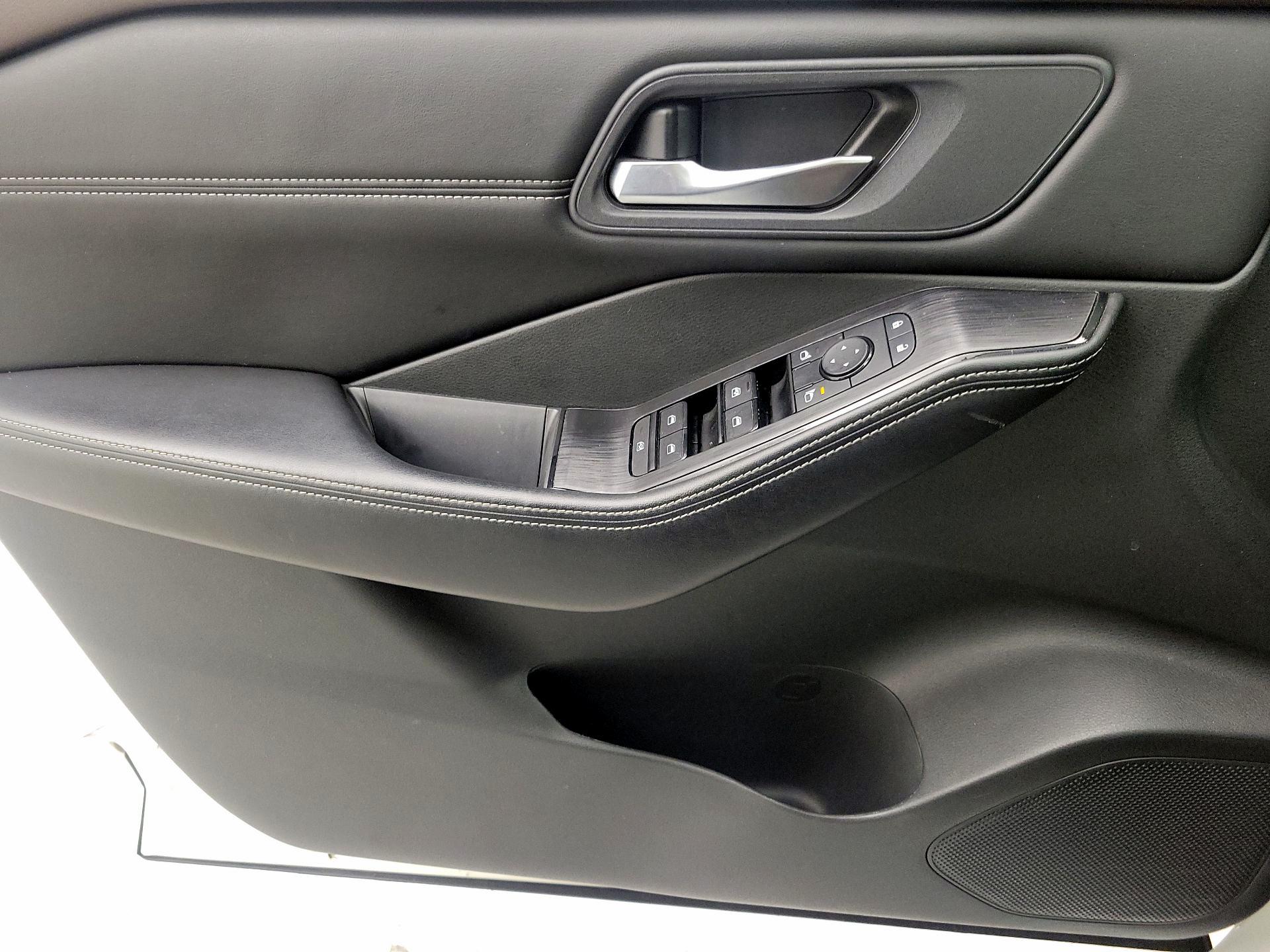 Thumbnail: 2022 Nissan Rogue - 12