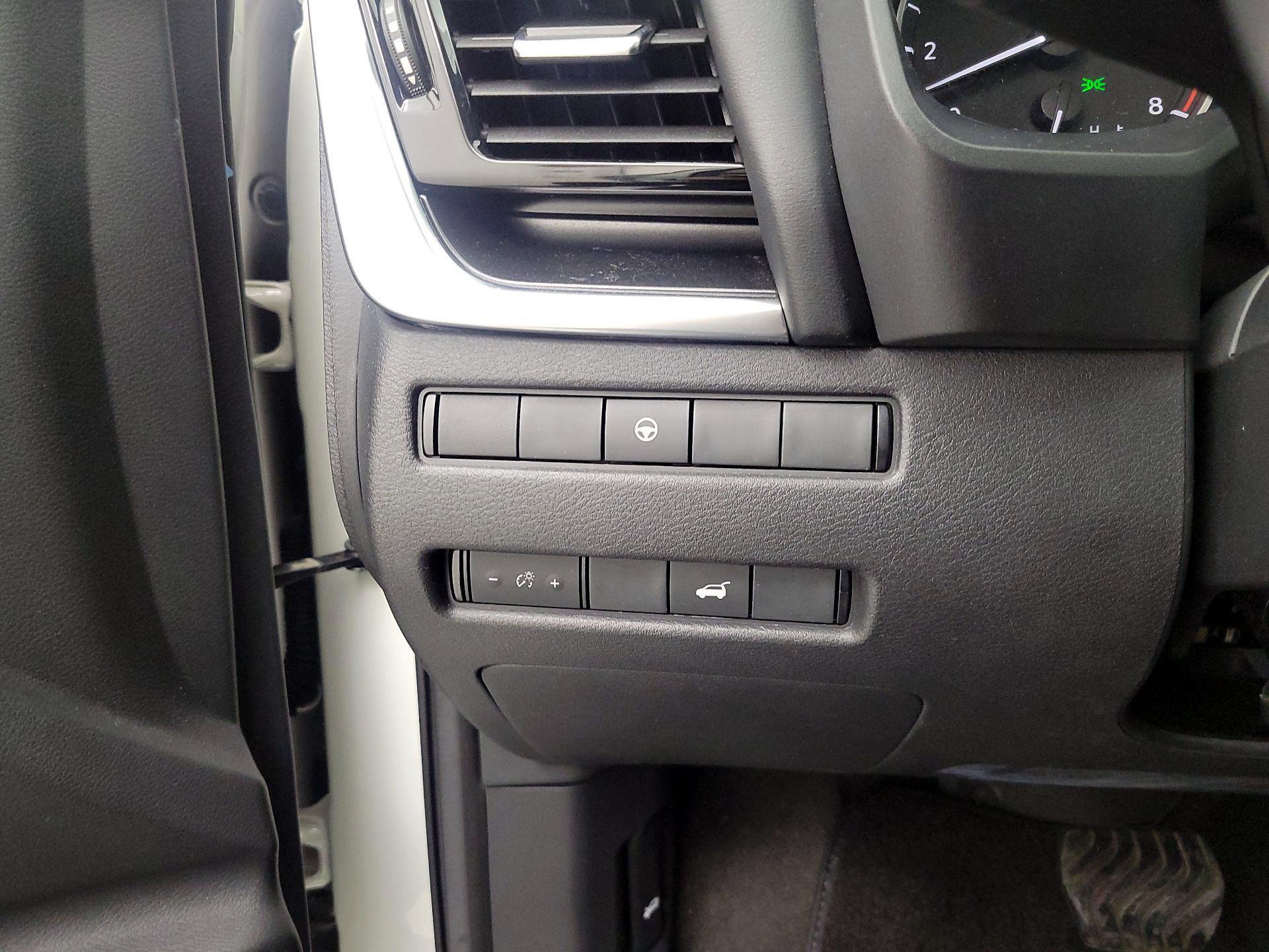 Thumbnail: 2022 Nissan Rogue - 13