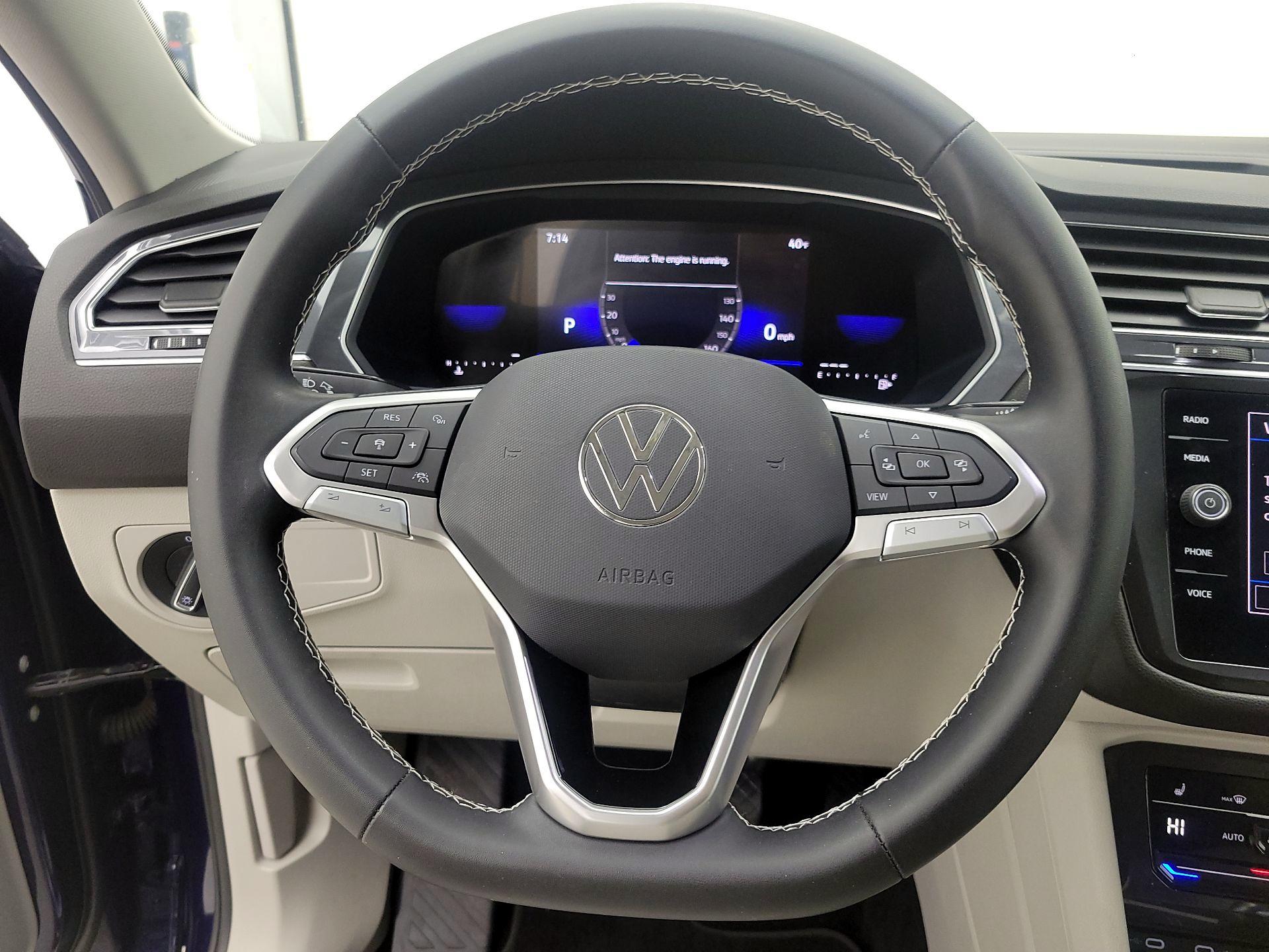 Thumbnail: 2023 Volkswagen Tiguan - 10