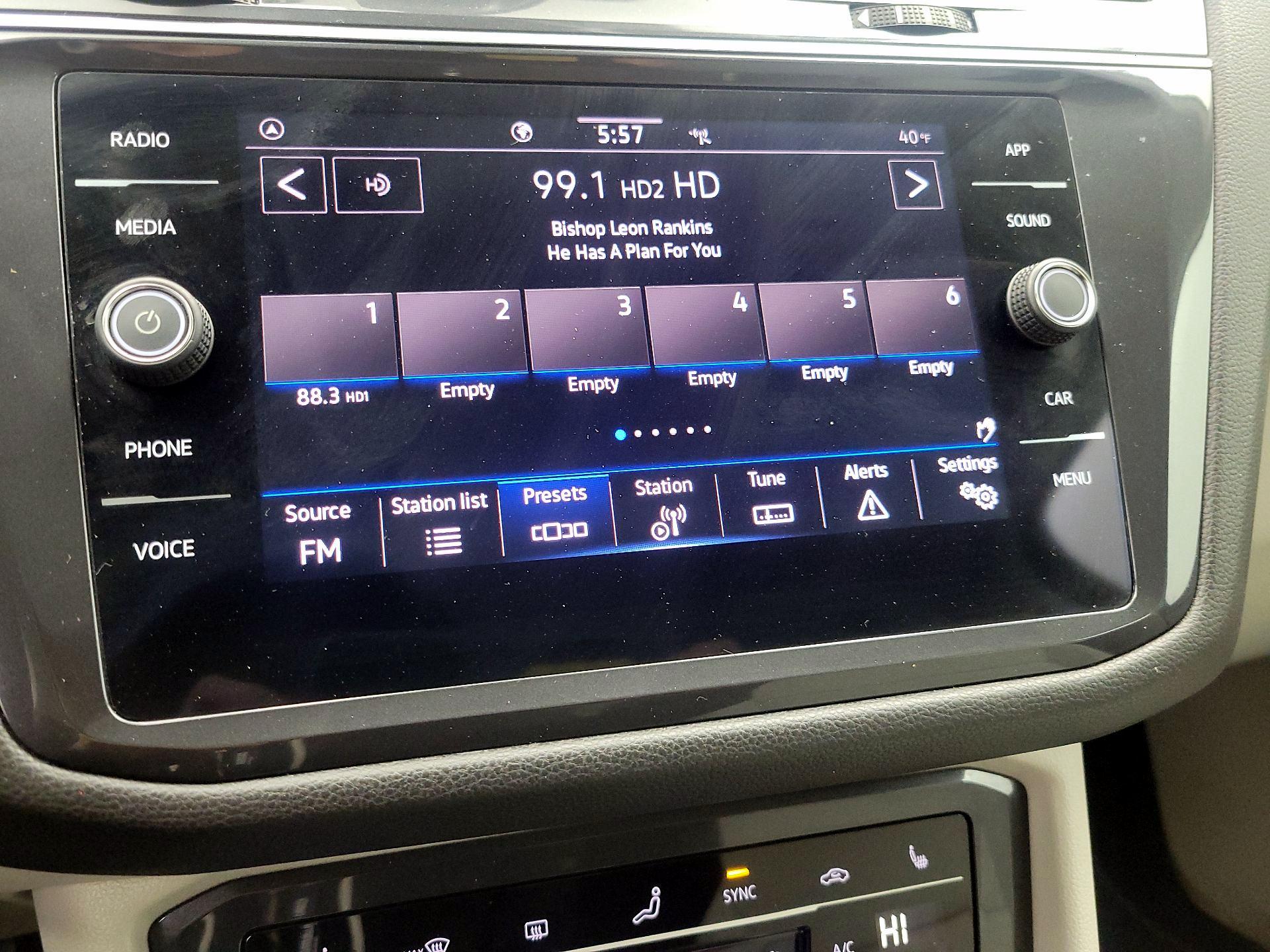 Thumbnail: 2023 Volkswagen Tiguan - 15