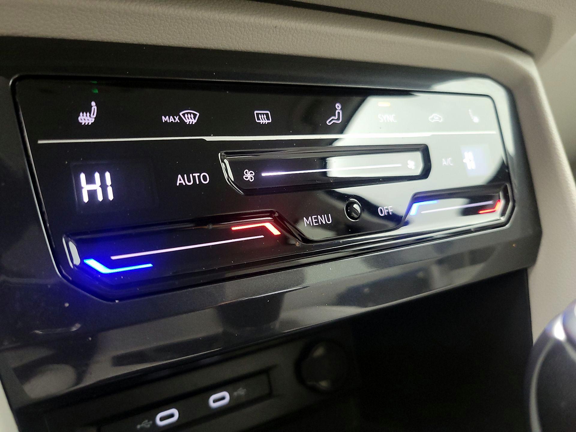 Thumbnail: 2023 Volkswagen Tiguan - 16