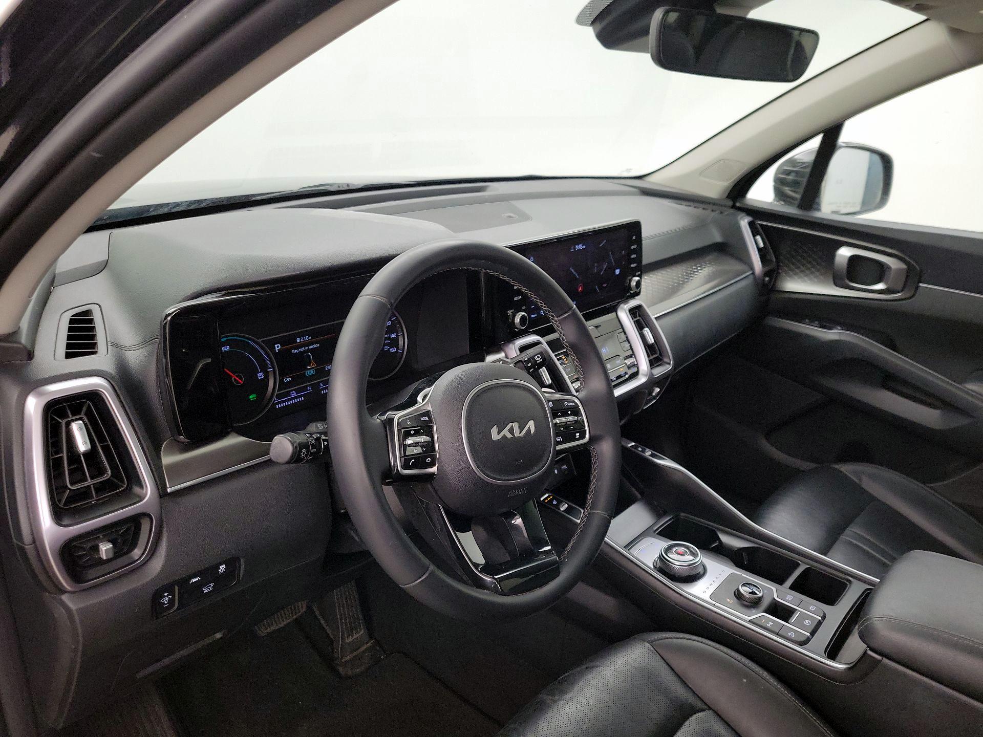 Thumbnail: 2023 Kia Sorento - 9