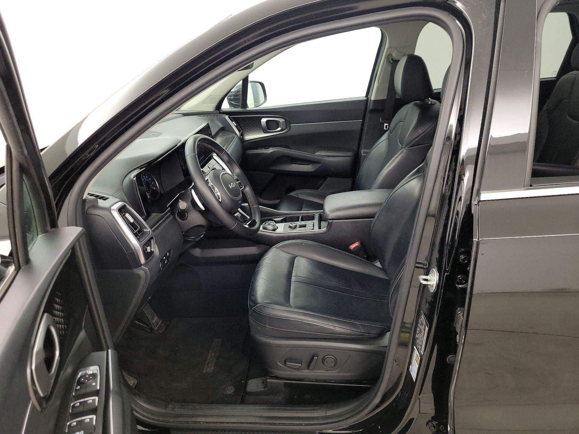 Thumbnail: 2023 Kia Sorento - 11