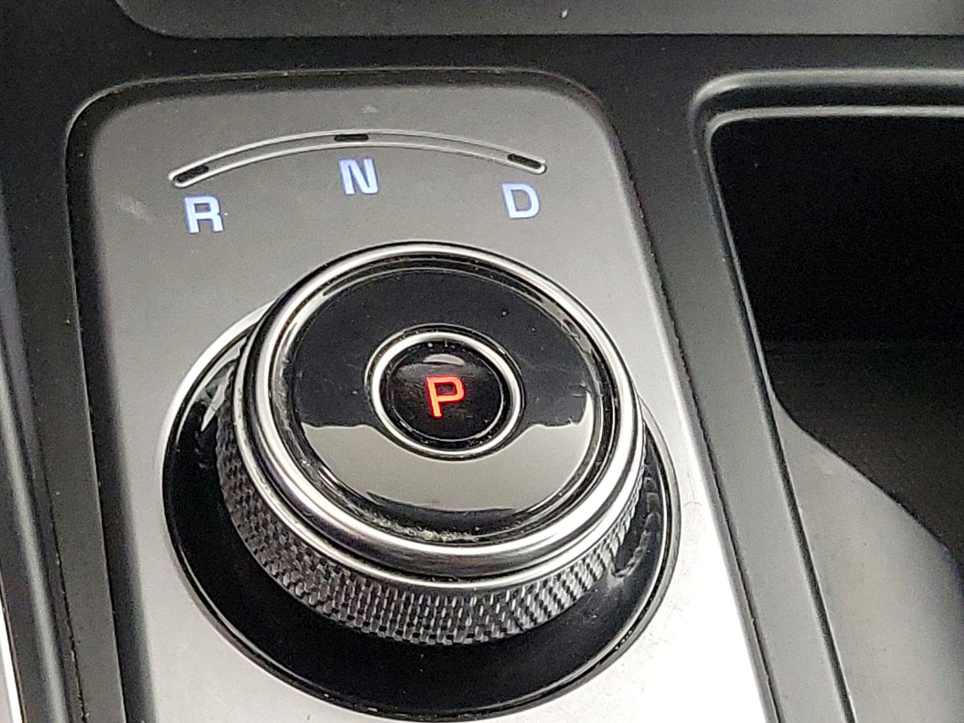 Thumbnail: 2023 Kia Sorento - 18