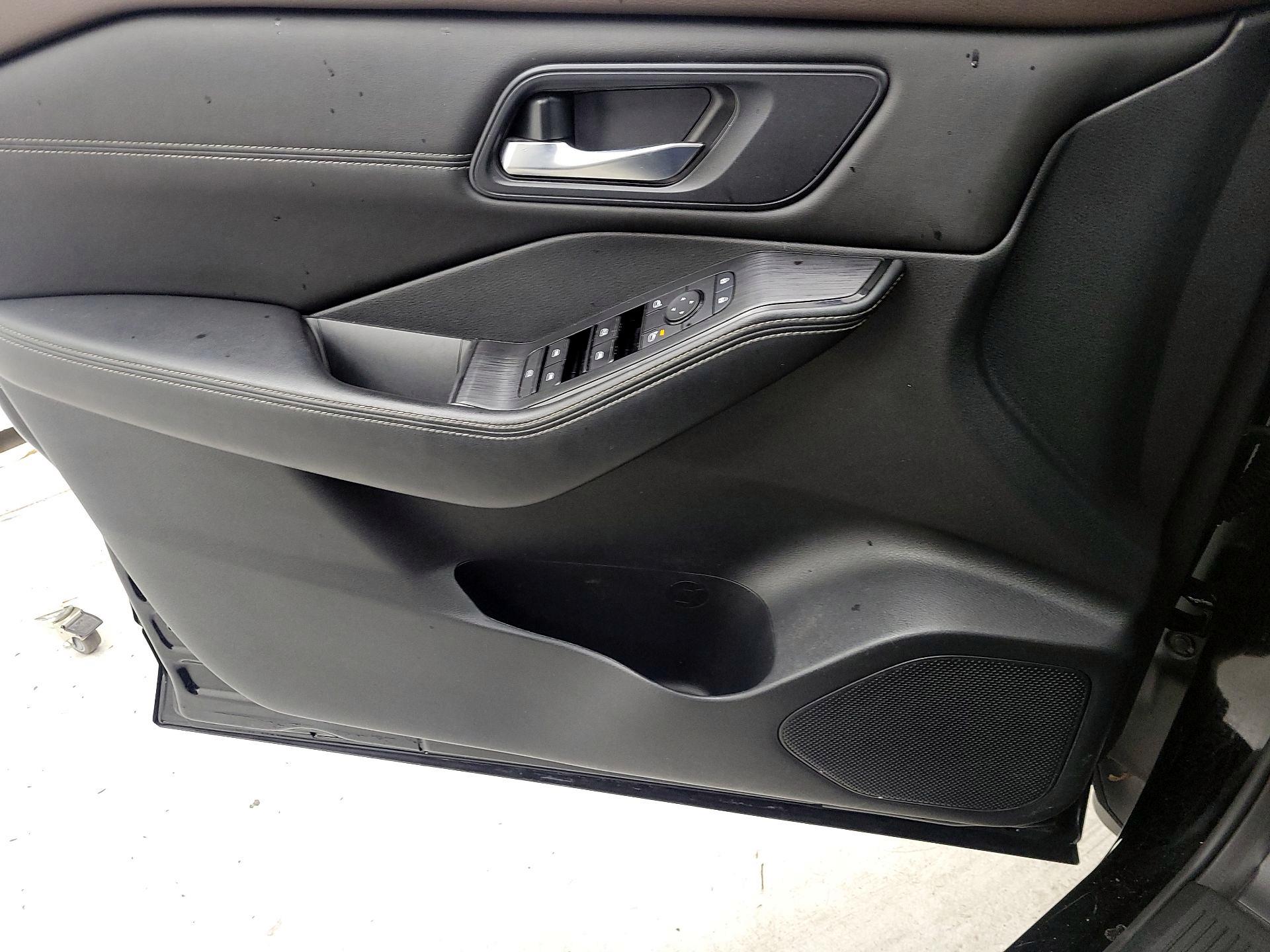 Thumbnail: 2022 Nissan Rogue - 12