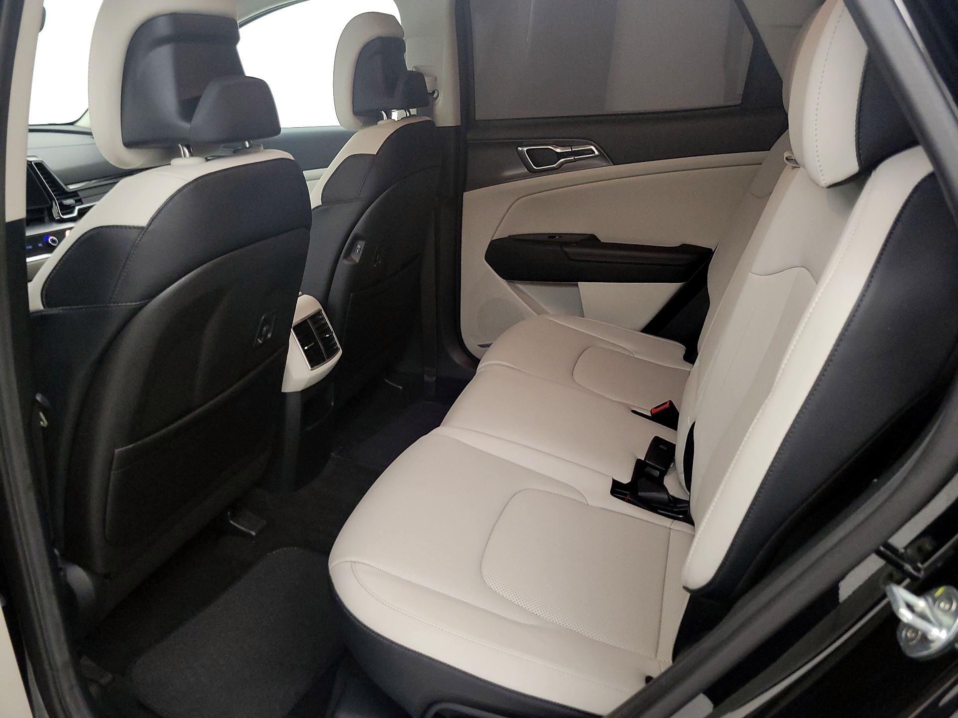 Thumbnail: 2023 Kia Sportage - 19