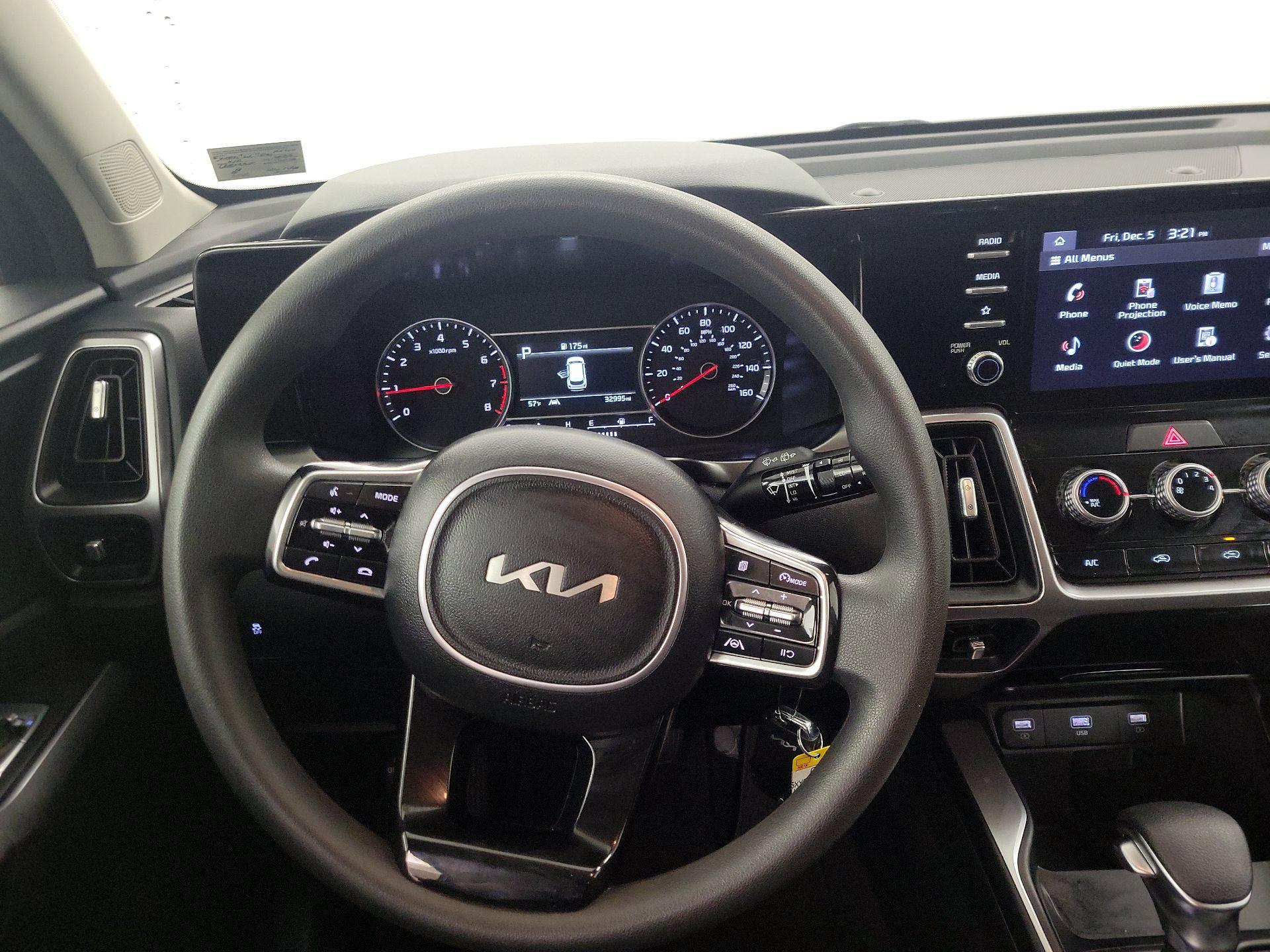 Thumbnail: 2023 Kia Sorento - 10