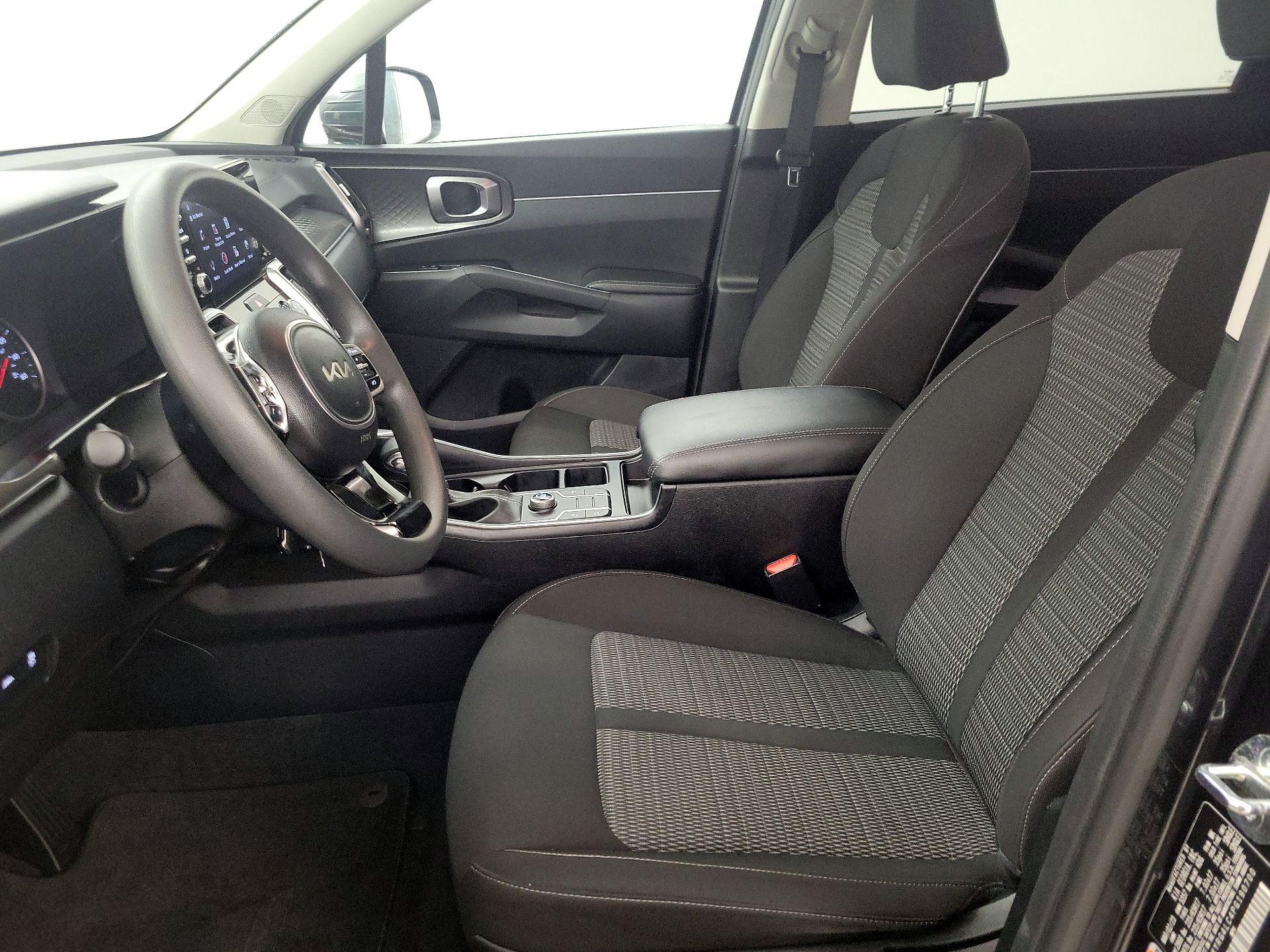 Thumbnail: 2023 Kia Sorento - 11