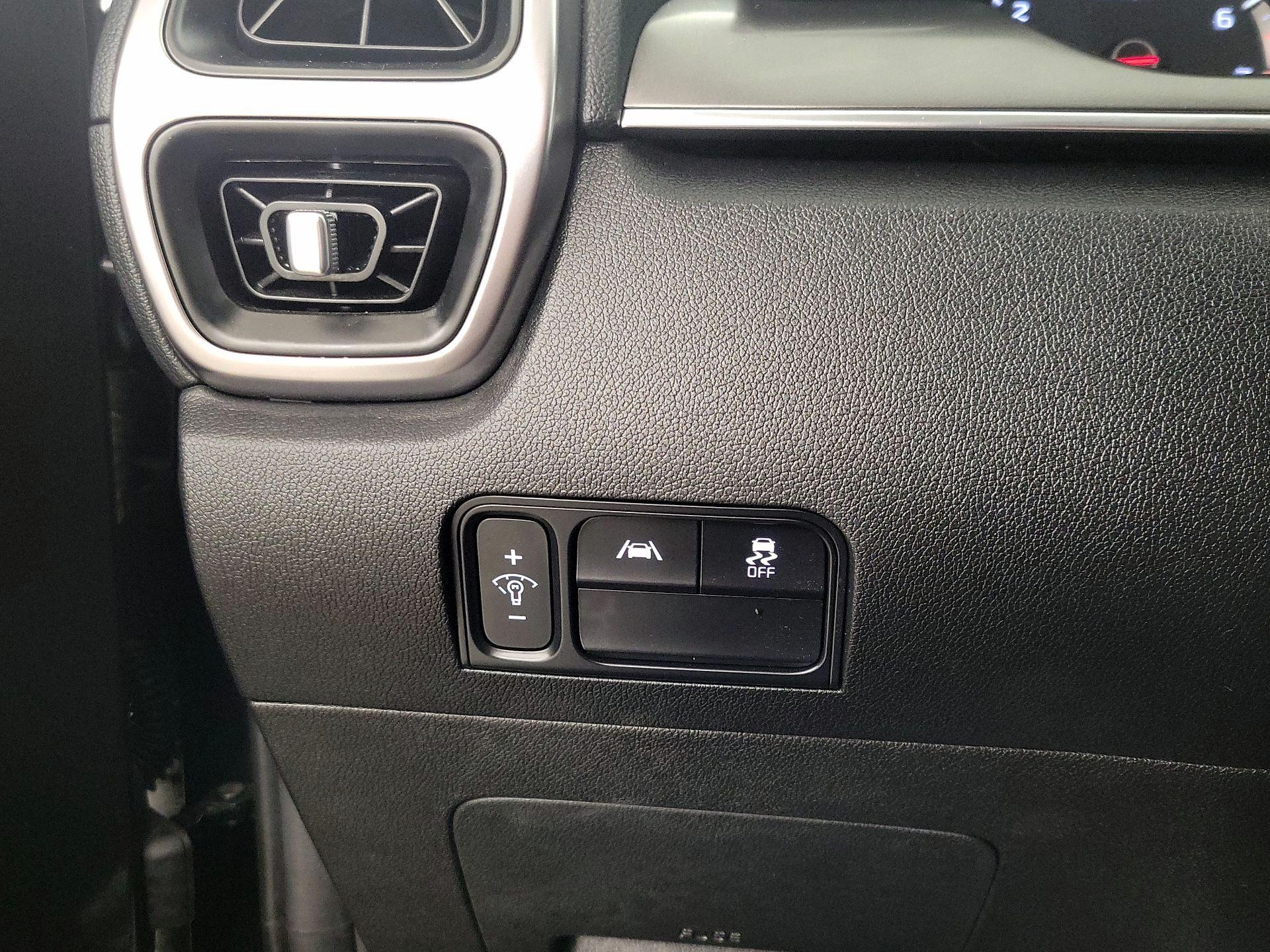 Thumbnail: 2023 Kia Sorento - 13