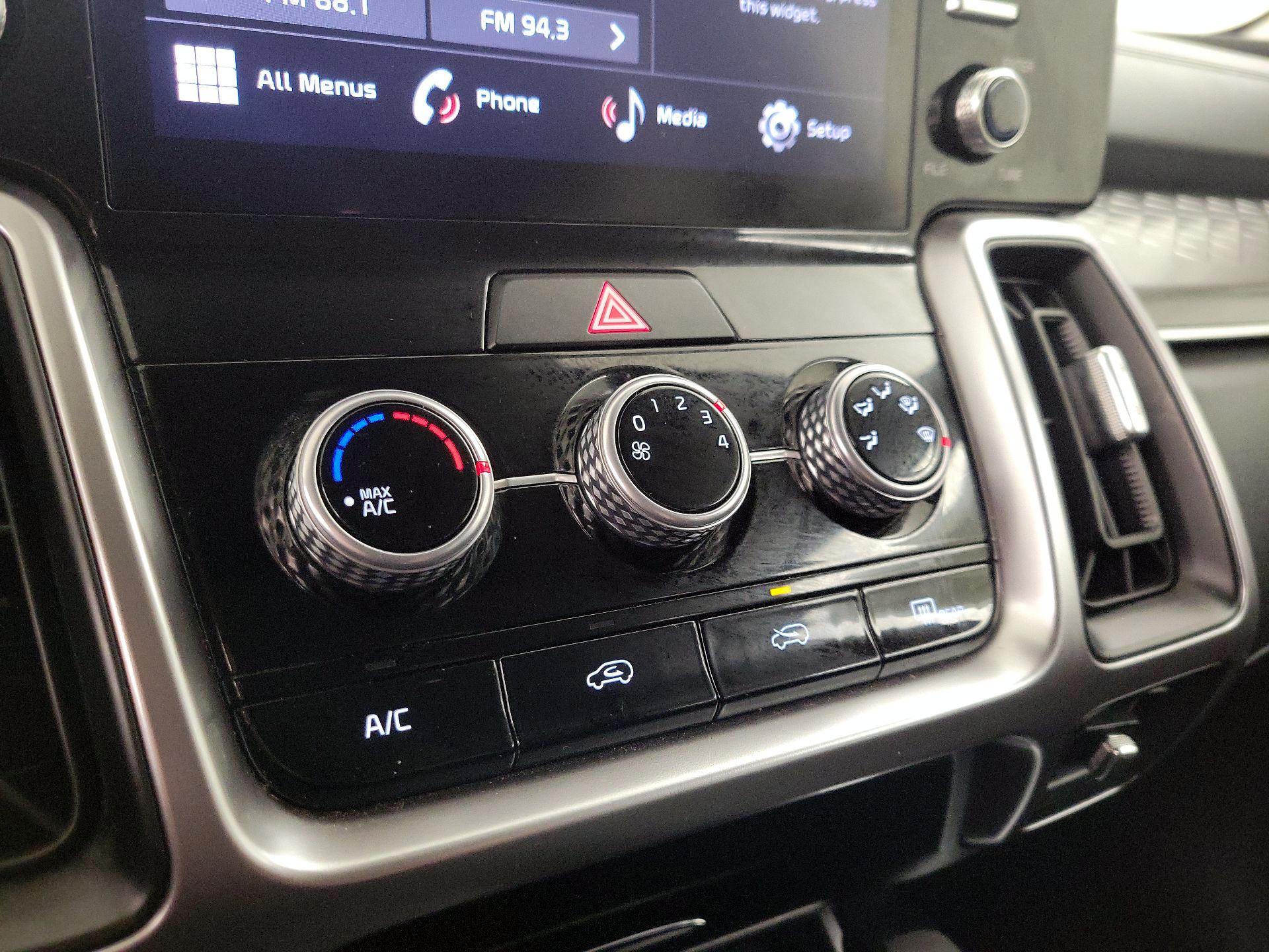 Thumbnail: 2023 Kia Sorento - 16