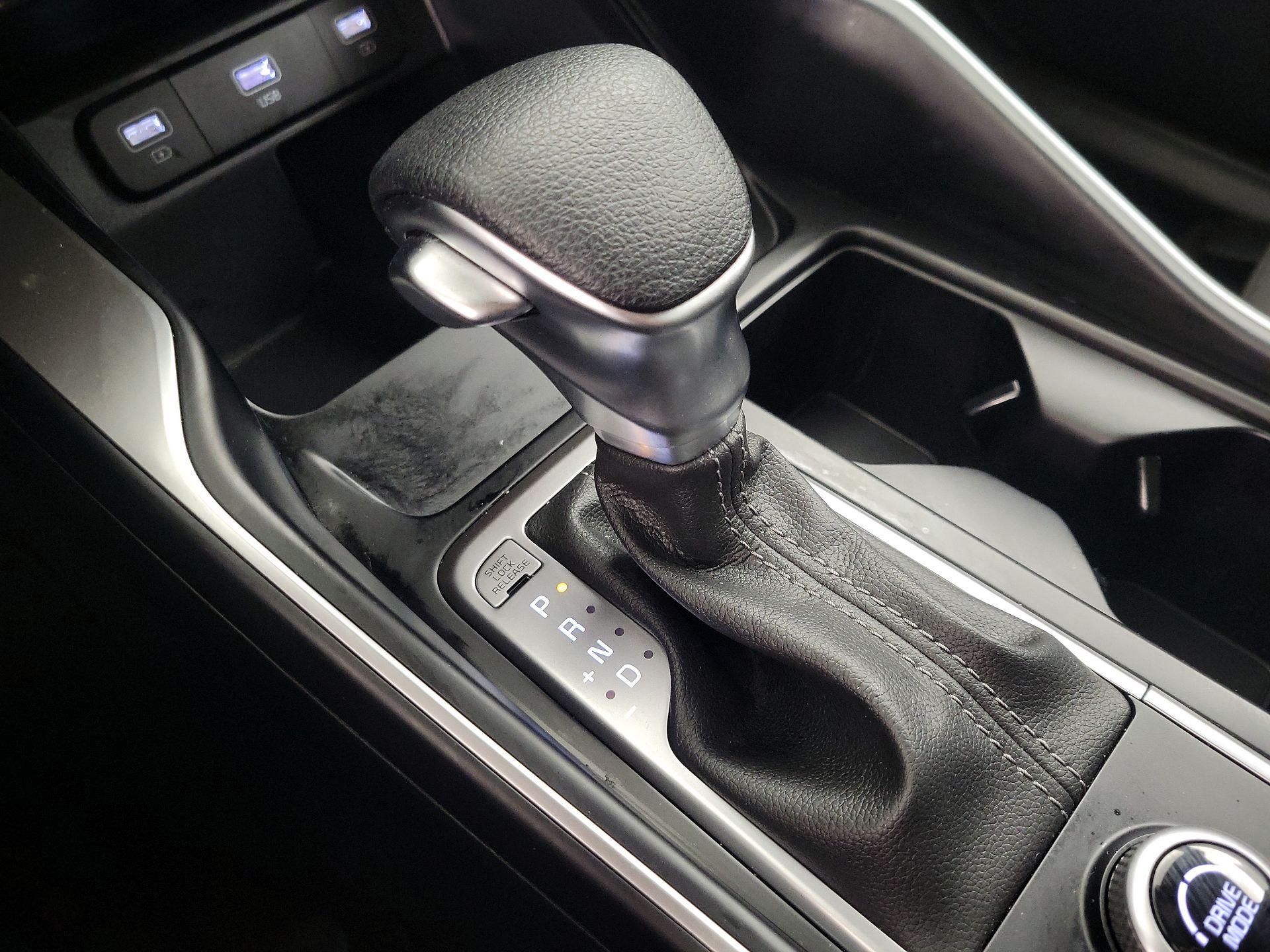 Thumbnail: 2023 Kia Sorento - 17