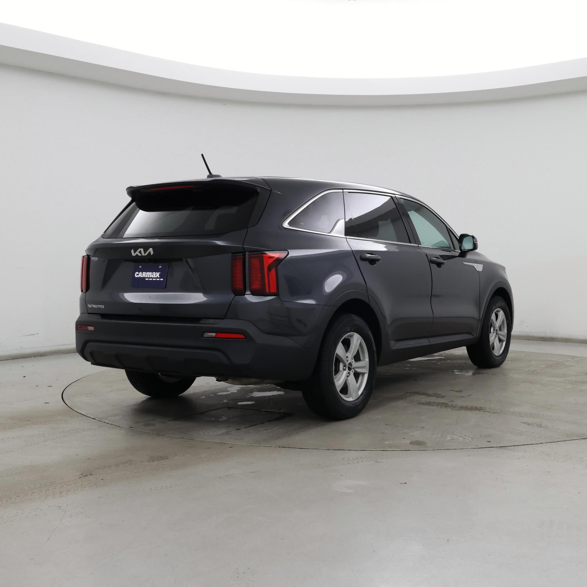 Thumbnail: 2023 Kia Sorento - 8