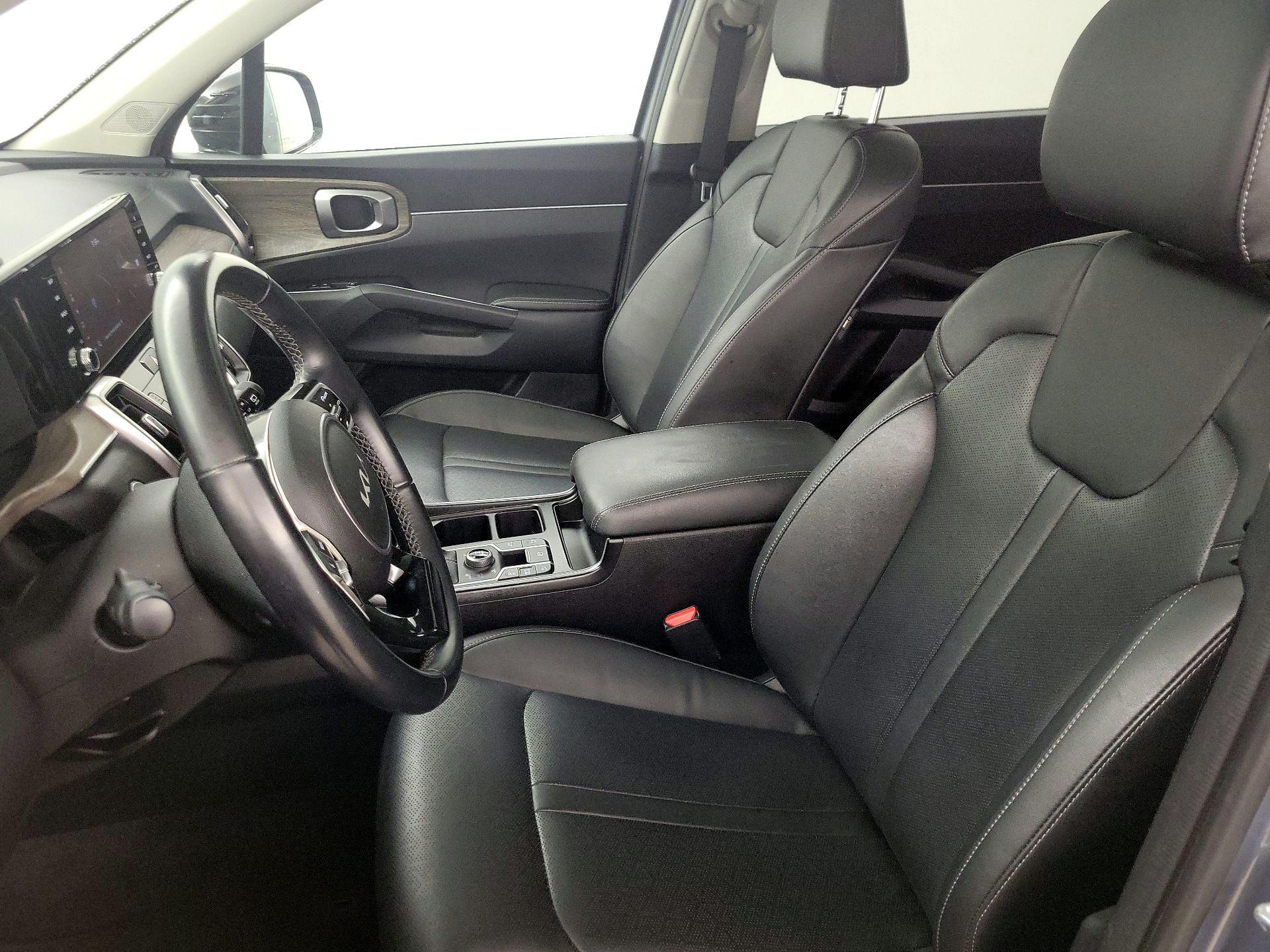 Thumbnail: 2023 Kia Sorento - 11