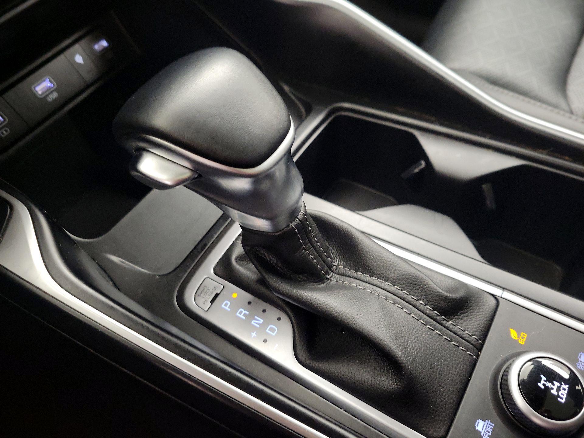 Thumbnail: 2023 Kia Sorento - 18