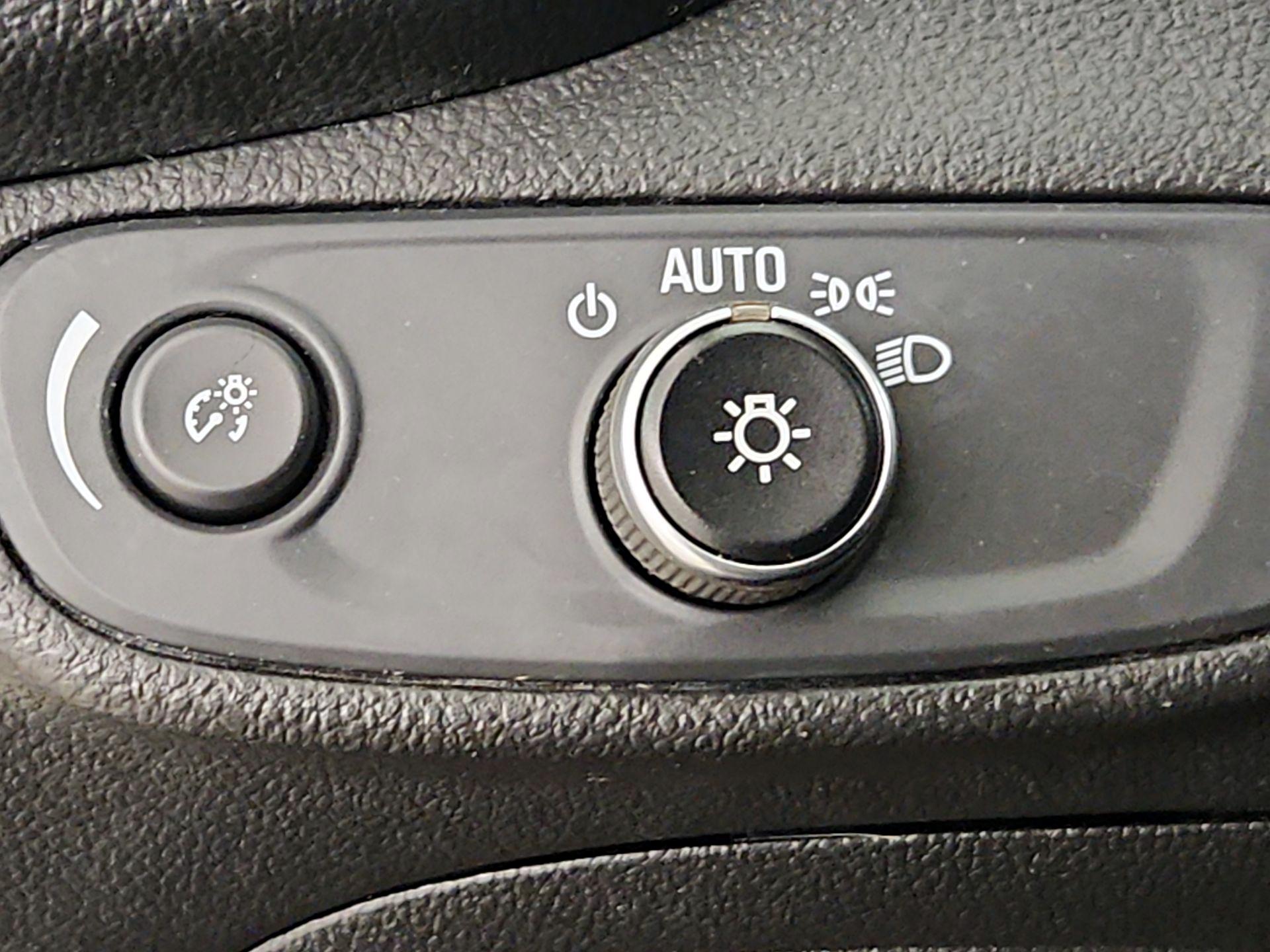 Thumbnail: 2021 Chevrolet Trax - 13