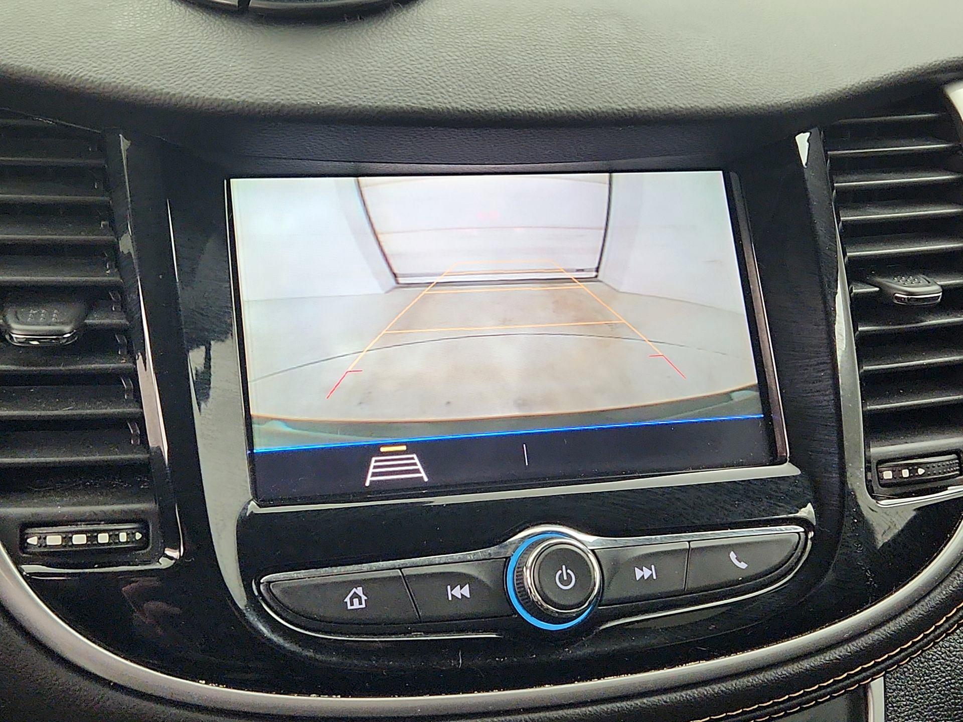 Thumbnail: 2021 Chevrolet Trax - 14