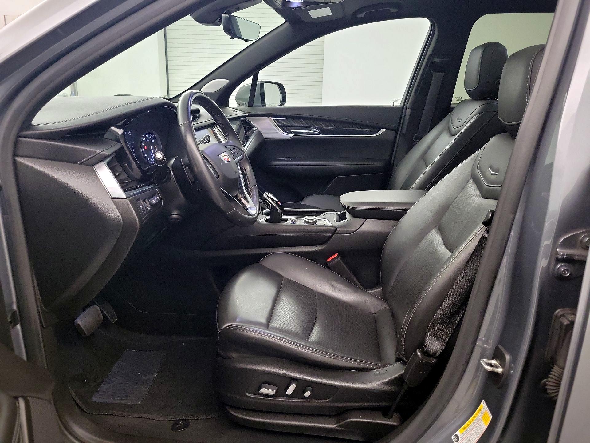 Thumbnail: 2021 Cadillac XT6 - 9