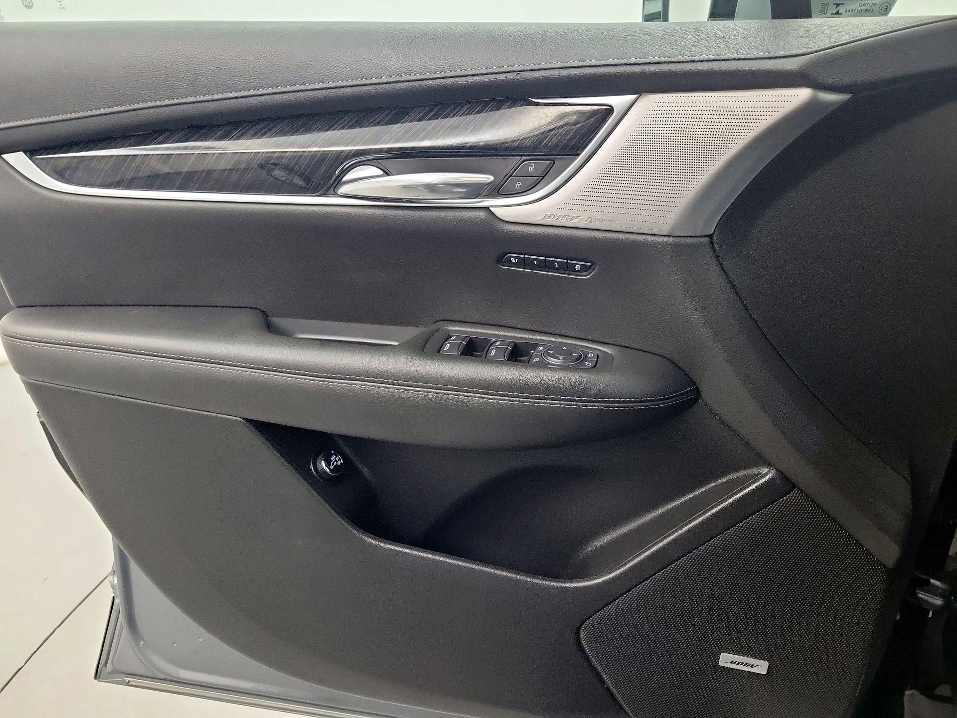 Thumbnail: 2021 Cadillac XT6 - 10