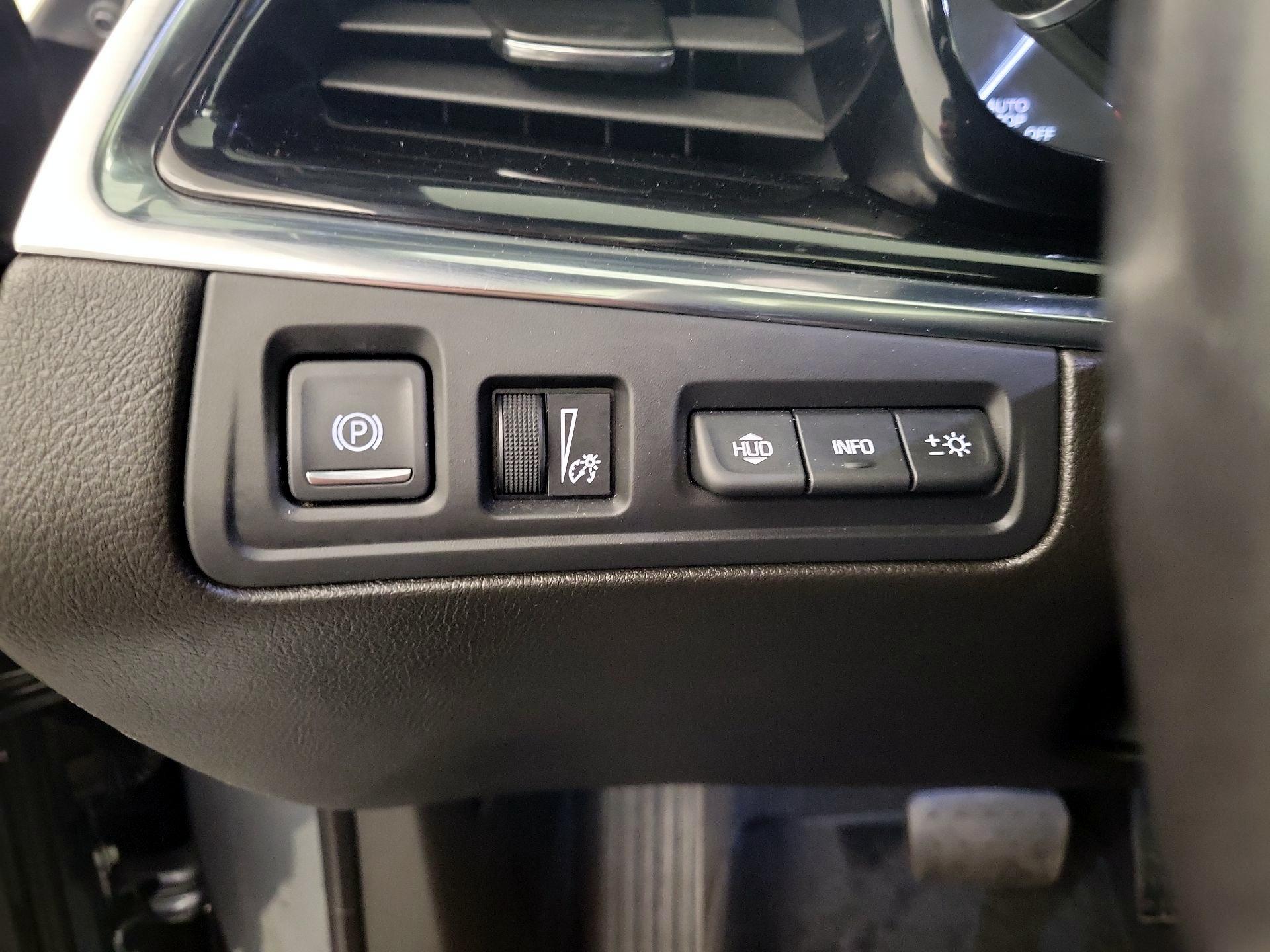 Thumbnail: 2021 Cadillac XT6 - 11