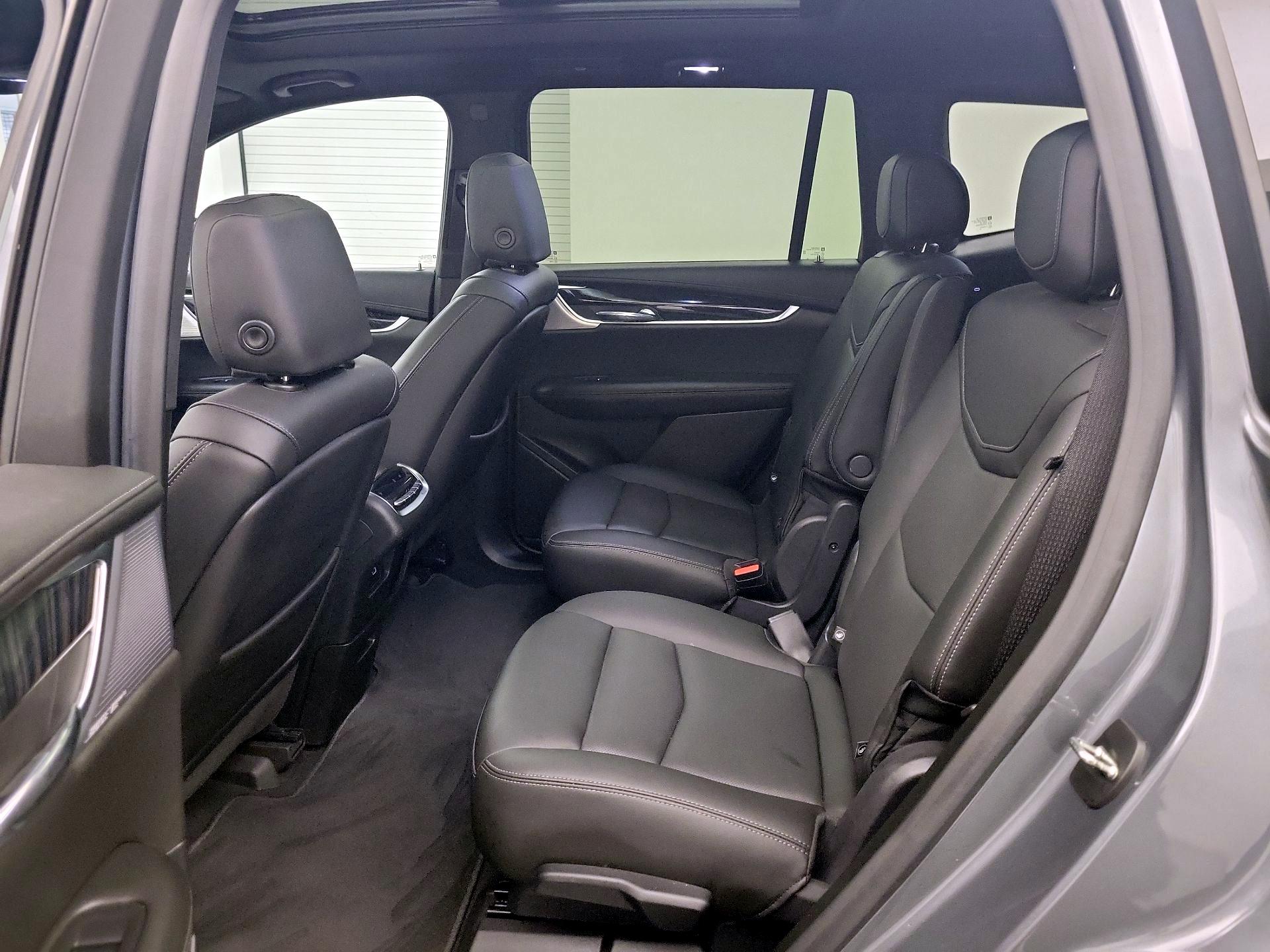 Thumbnail: 2021 Cadillac XT6 - 19