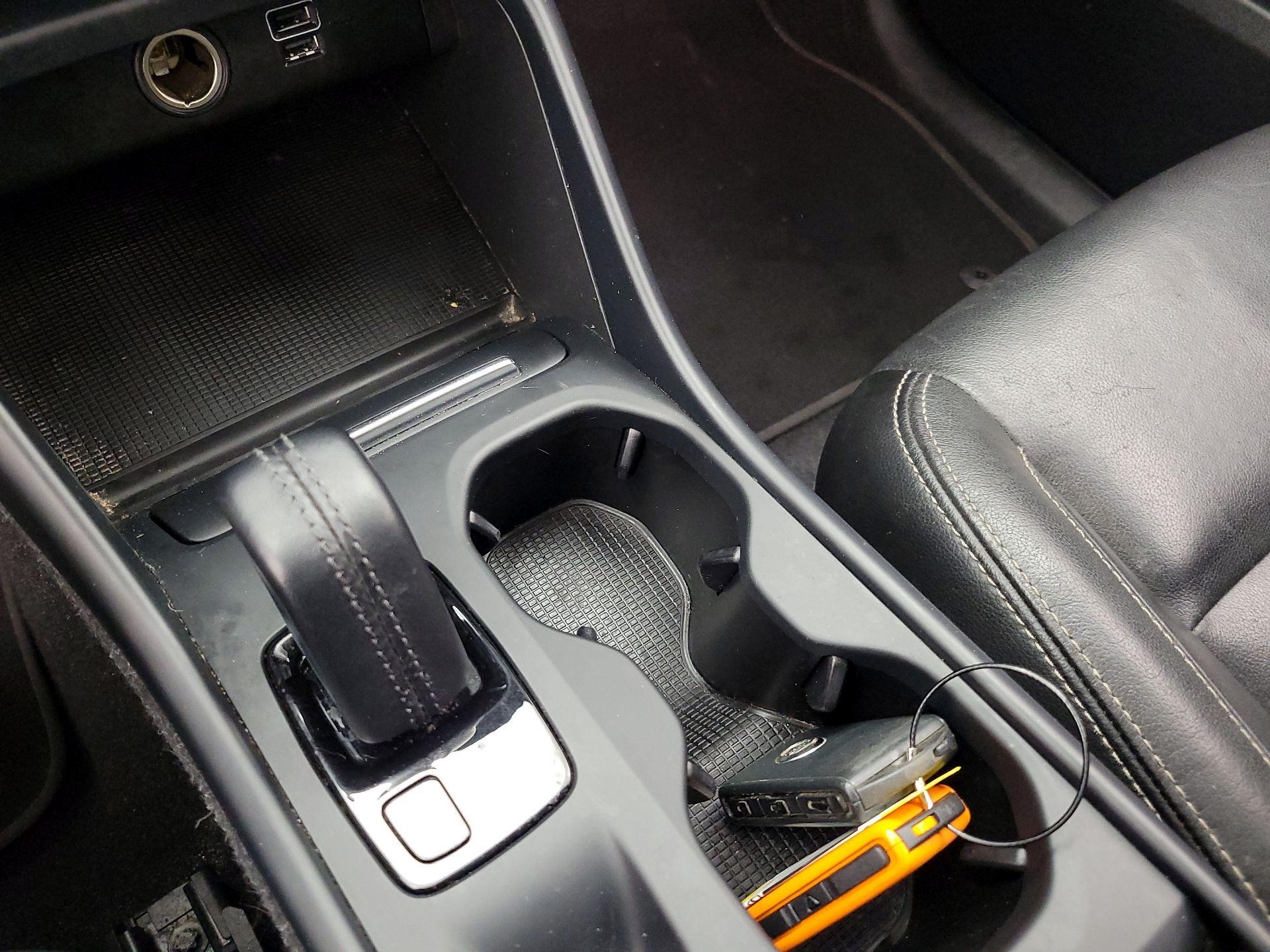 Thumbnail: 2021 Volvo XC40 - 17