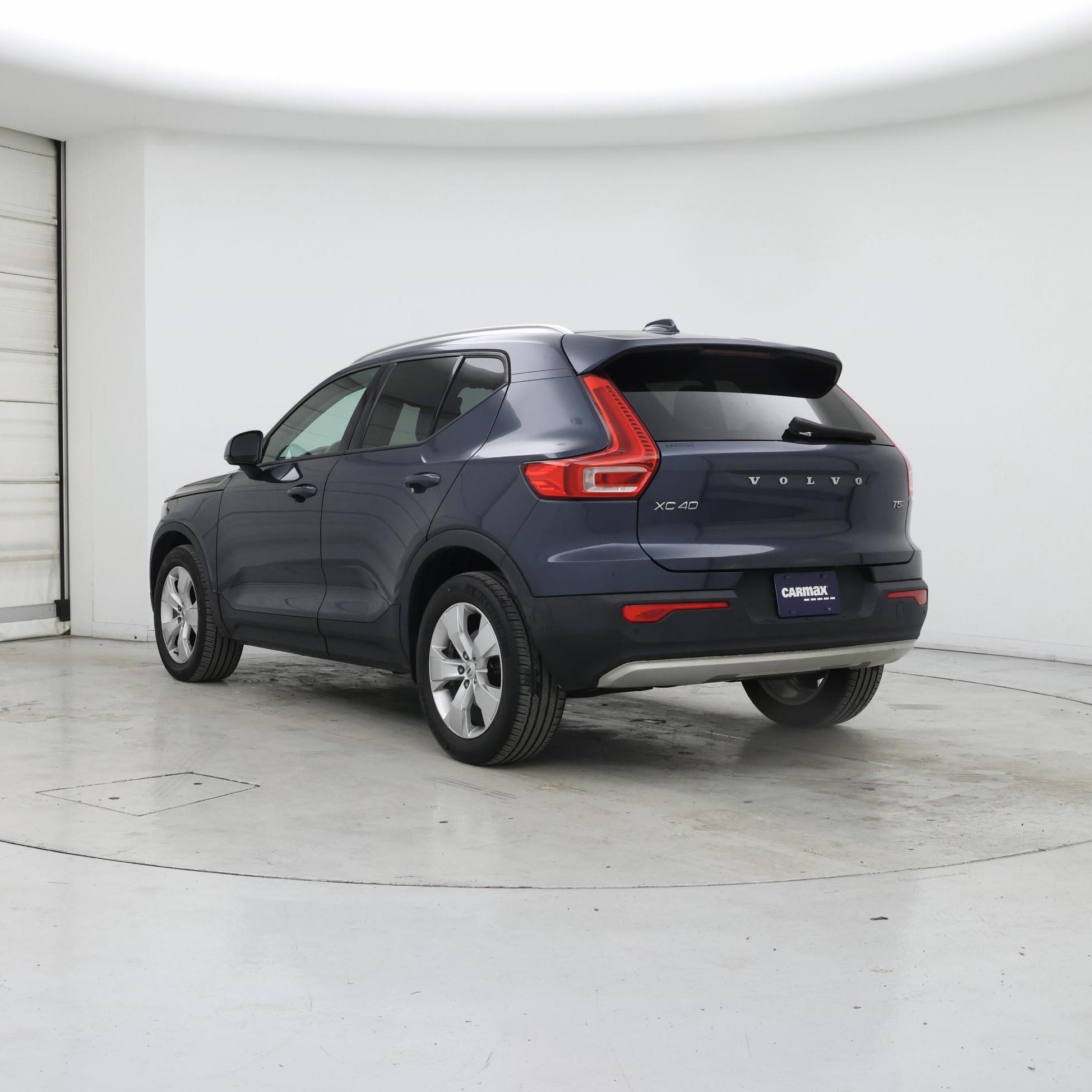 Thumbnail: 2021 Volvo XC40 - 2