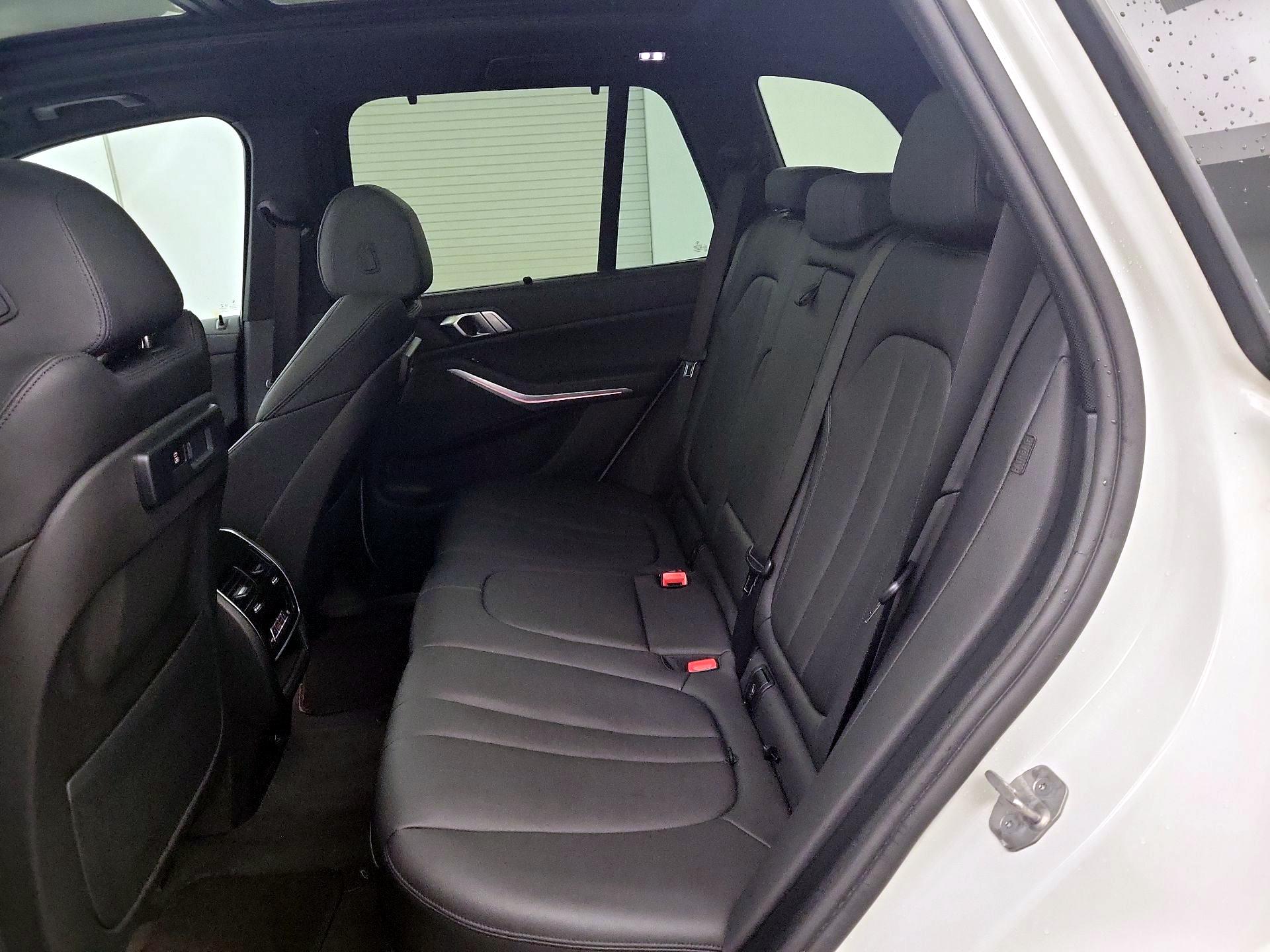 Thumbnail: 2022 BMW X5 - 20