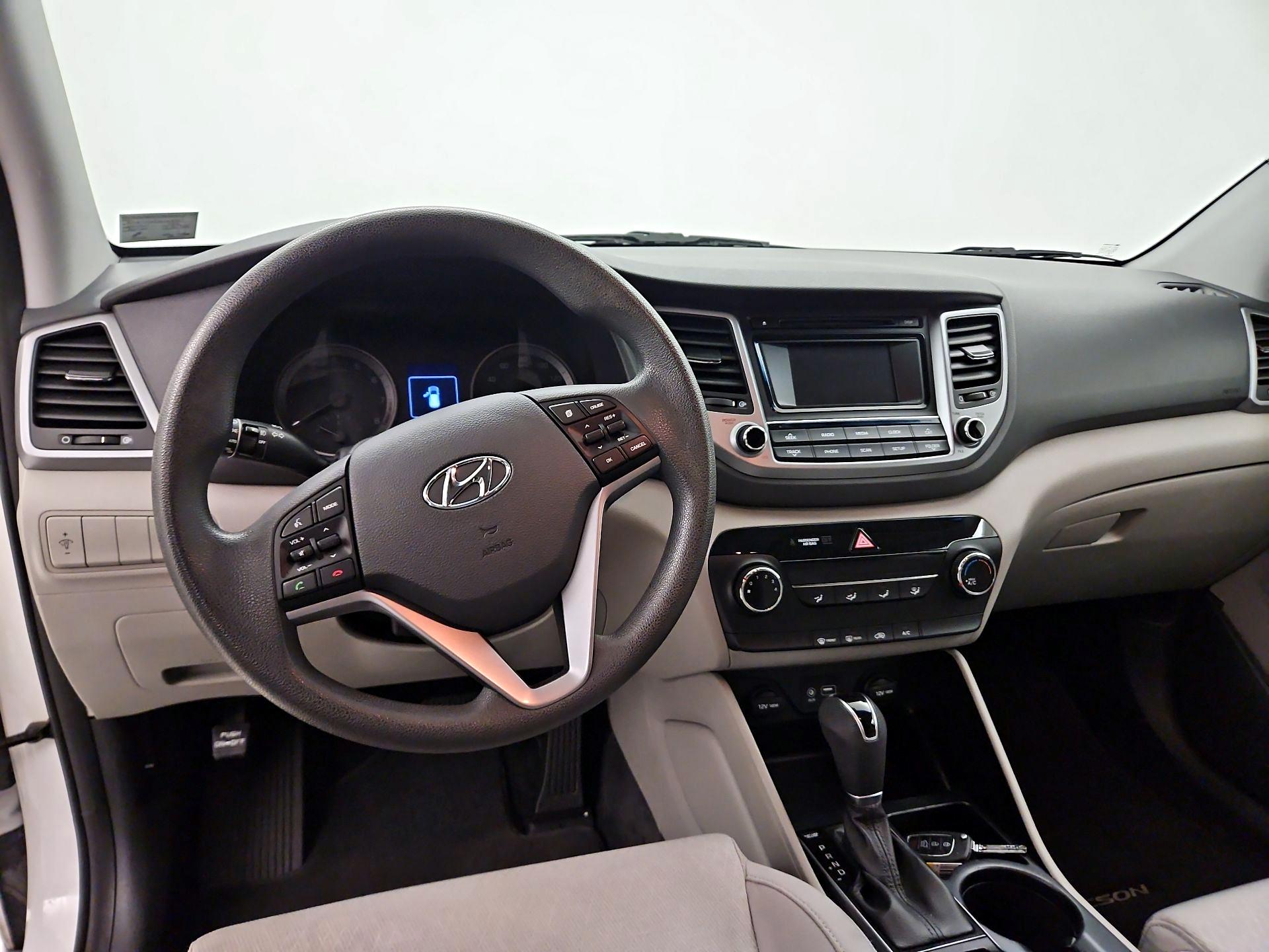 Thumbnail: 2016 Hyundai Tucson - 9