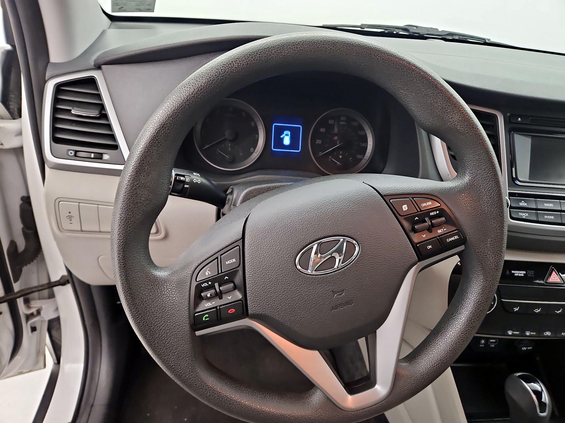 Thumbnail: 2016 Hyundai Tucson - 10