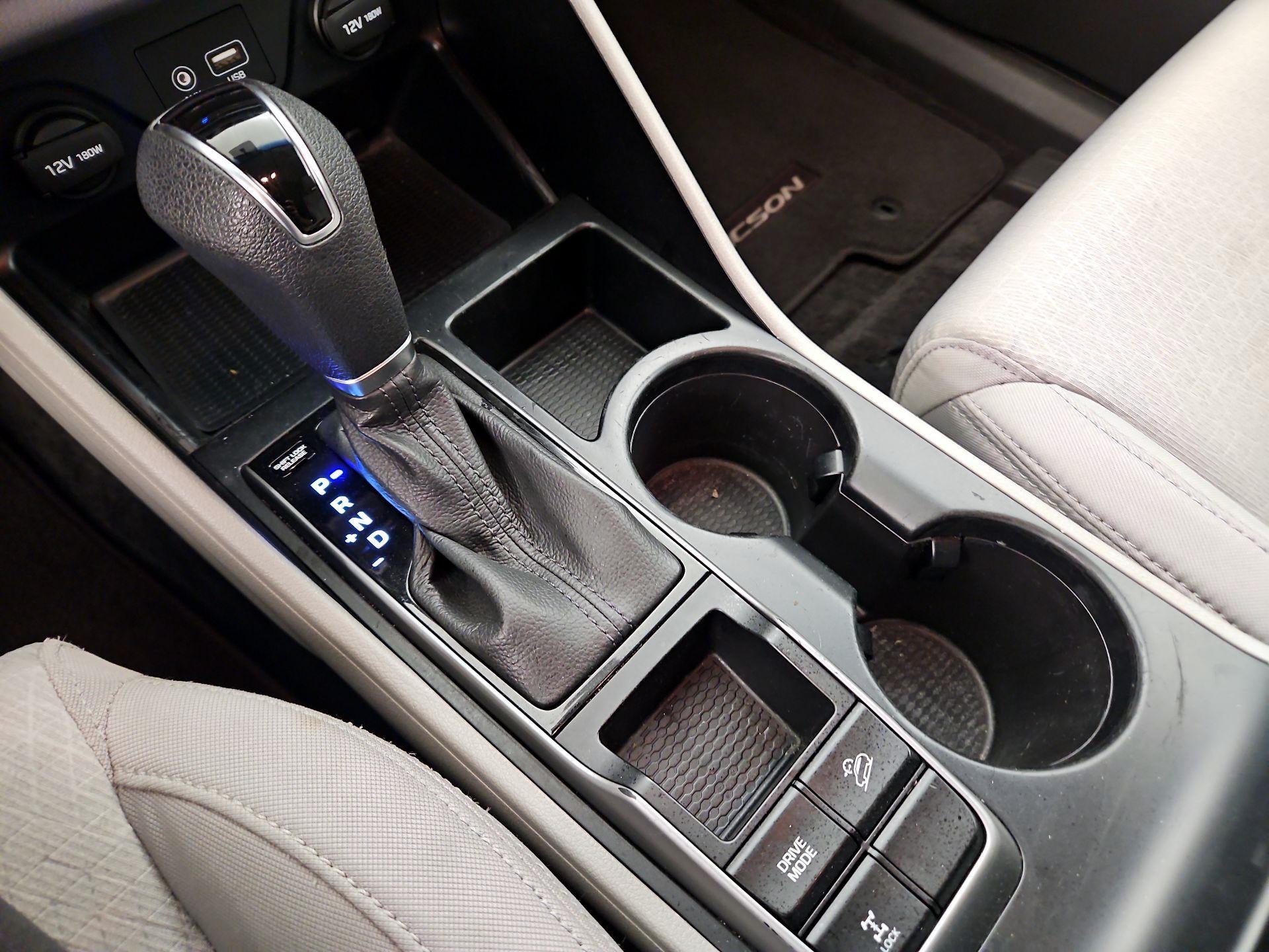 Thumbnail: 2016 Hyundai Tucson - 17