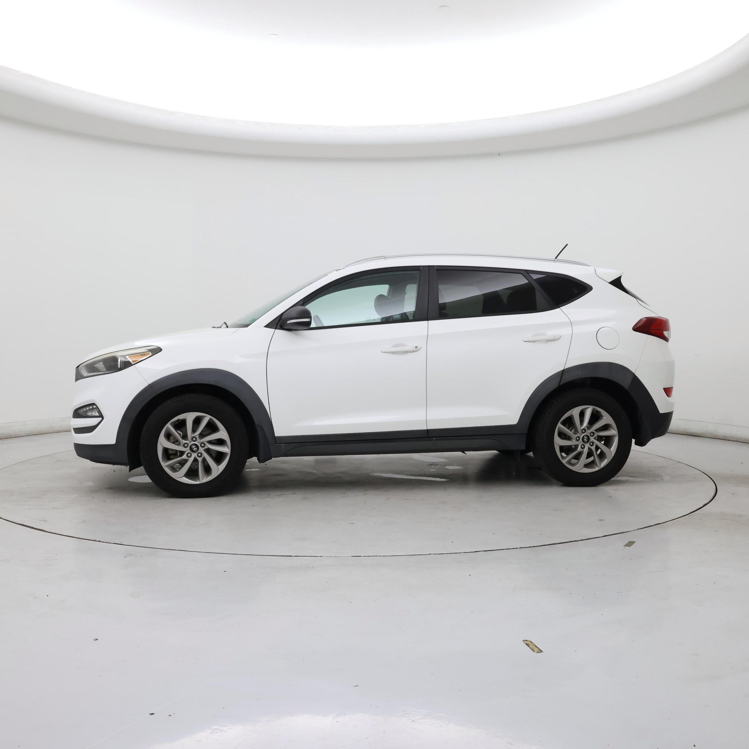 Thumbnail: 2016 Hyundai Tucson - 3