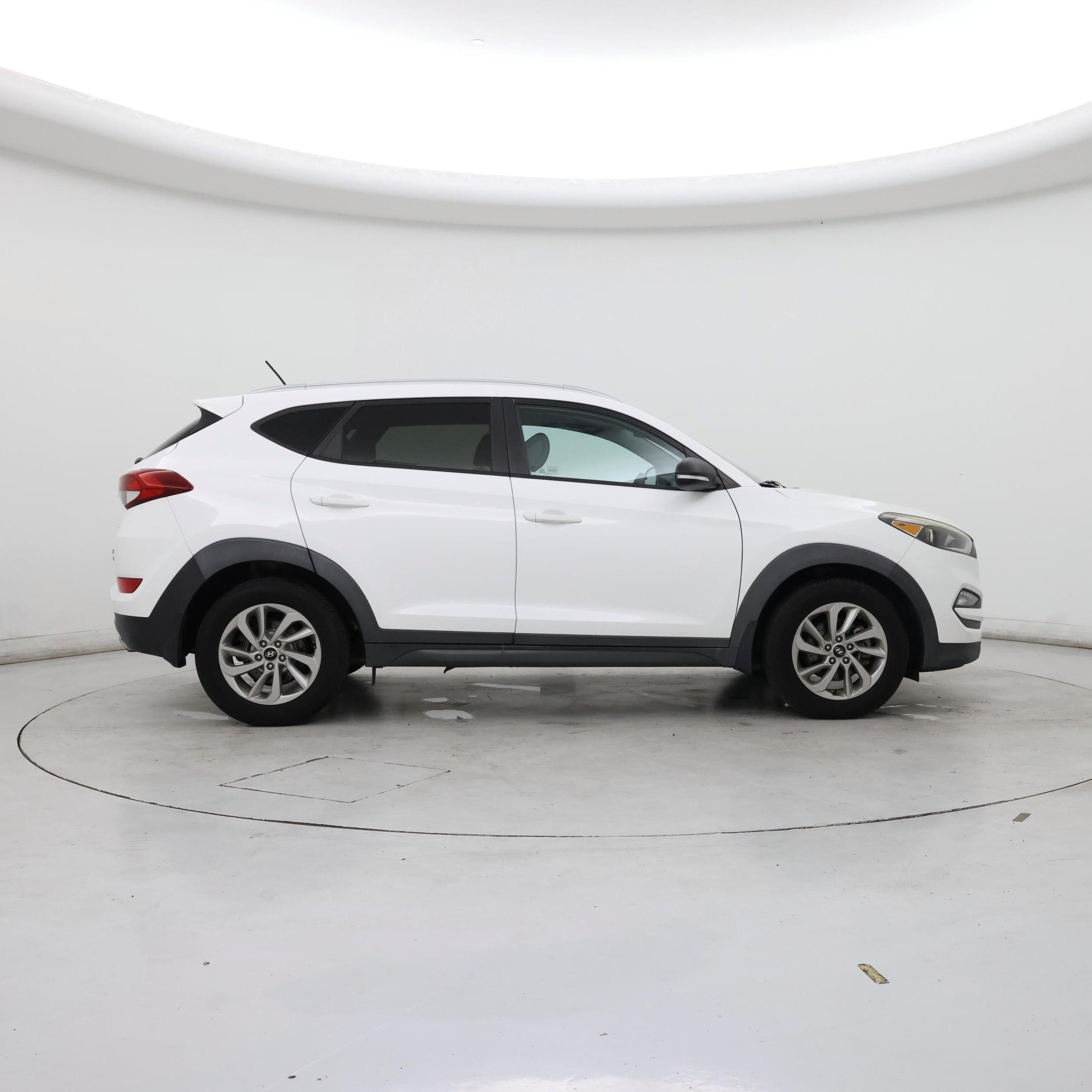 Thumbnail: 2016 Hyundai Tucson - 7