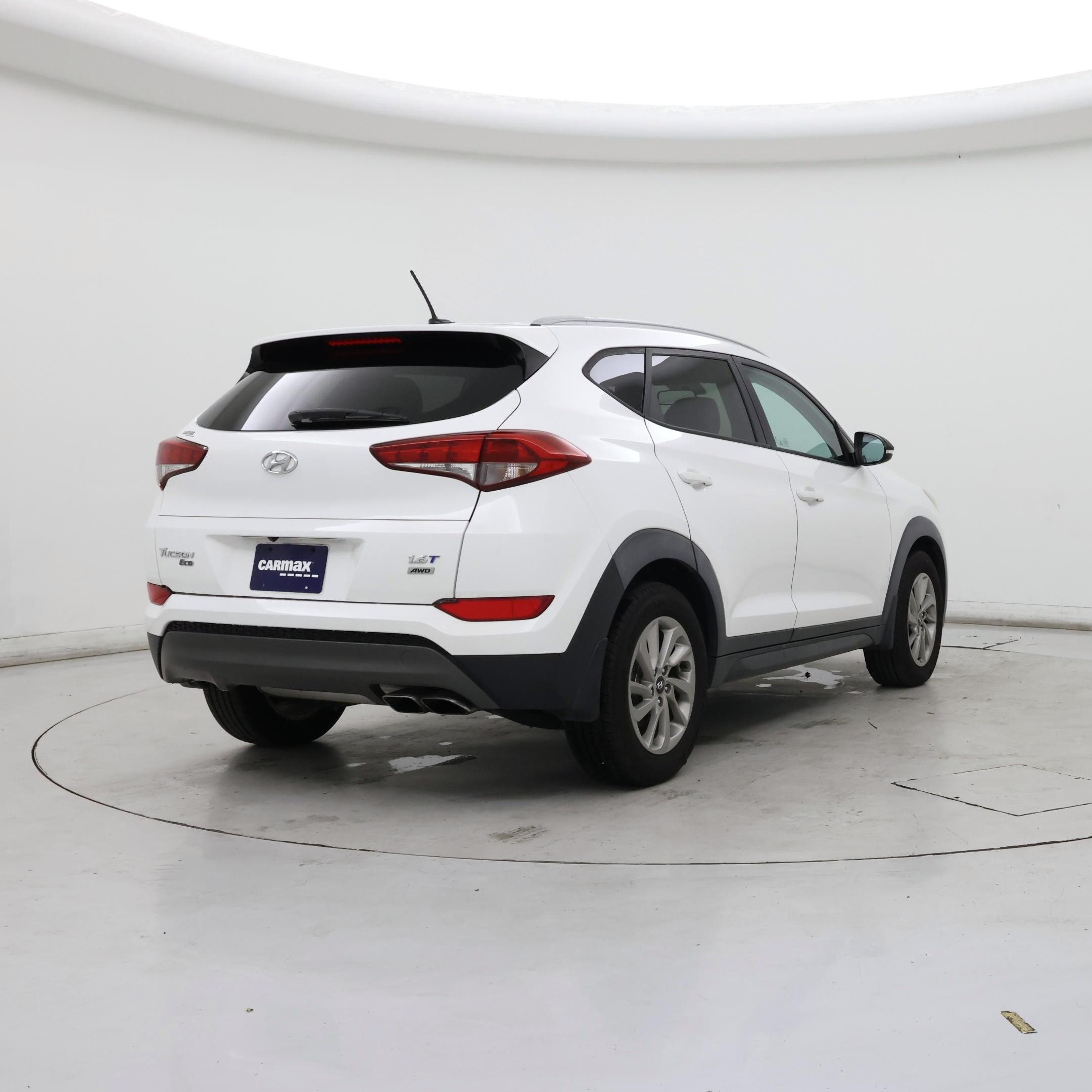 Thumbnail: 2016 Hyundai Tucson - 8