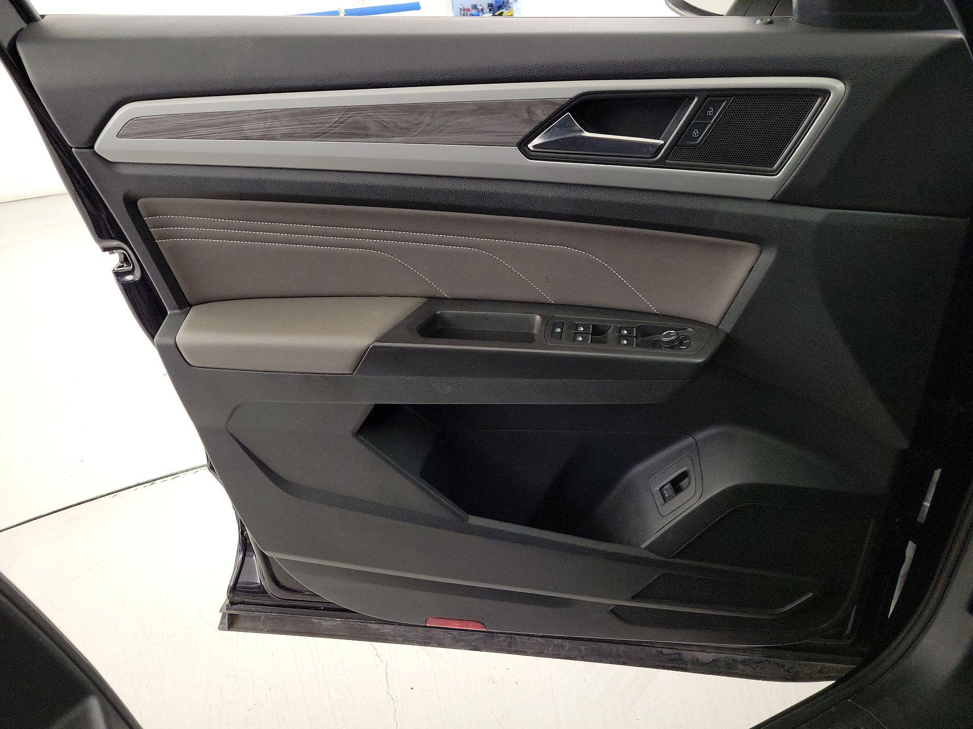 Thumbnail: 2023 Volkswagen Atlas - 12