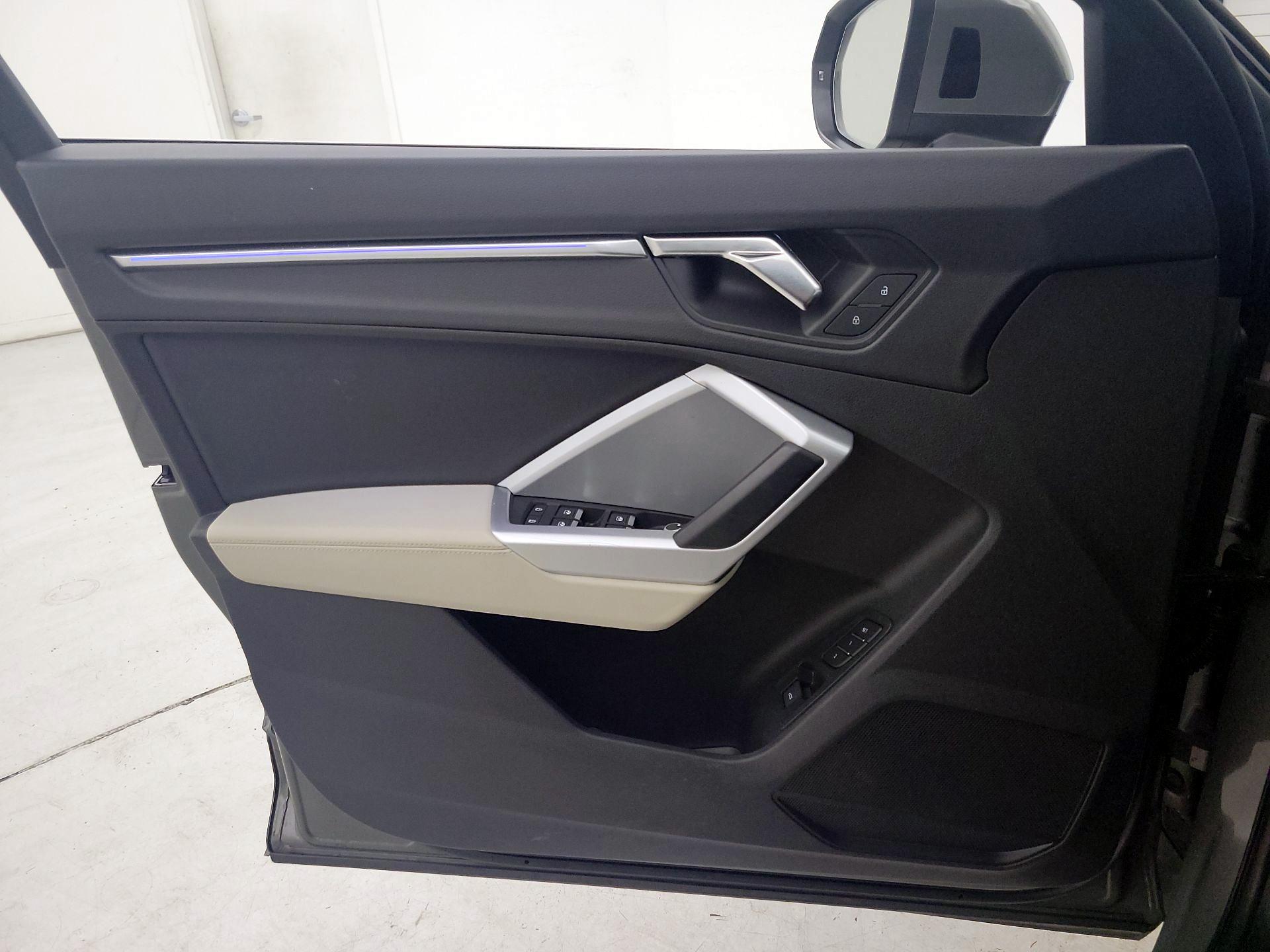 Thumbnail: 2022 Audi Q3 - 12