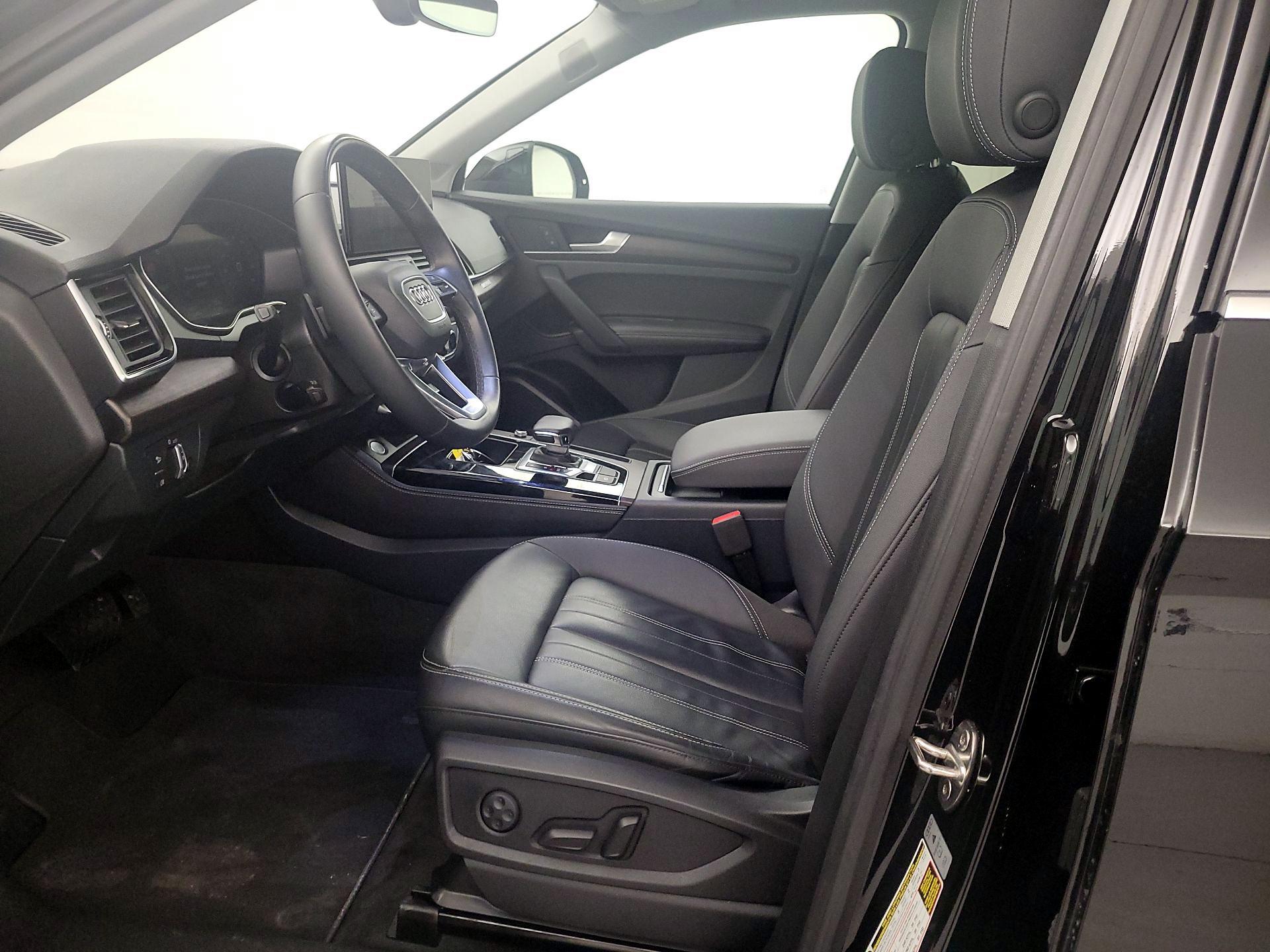 Thumbnail: 2022 Audi Q5 - 11