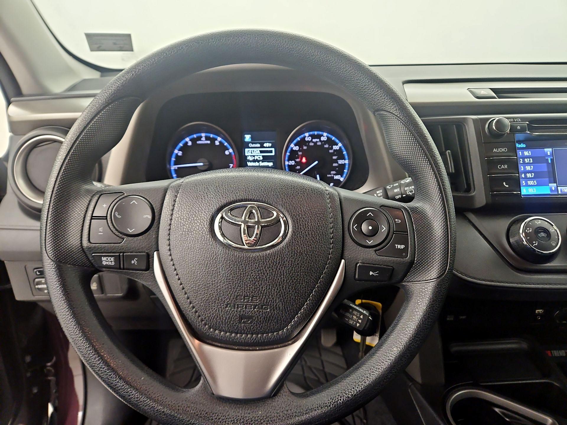 Thumbnail: 2017 Toyota RAV4 - 10