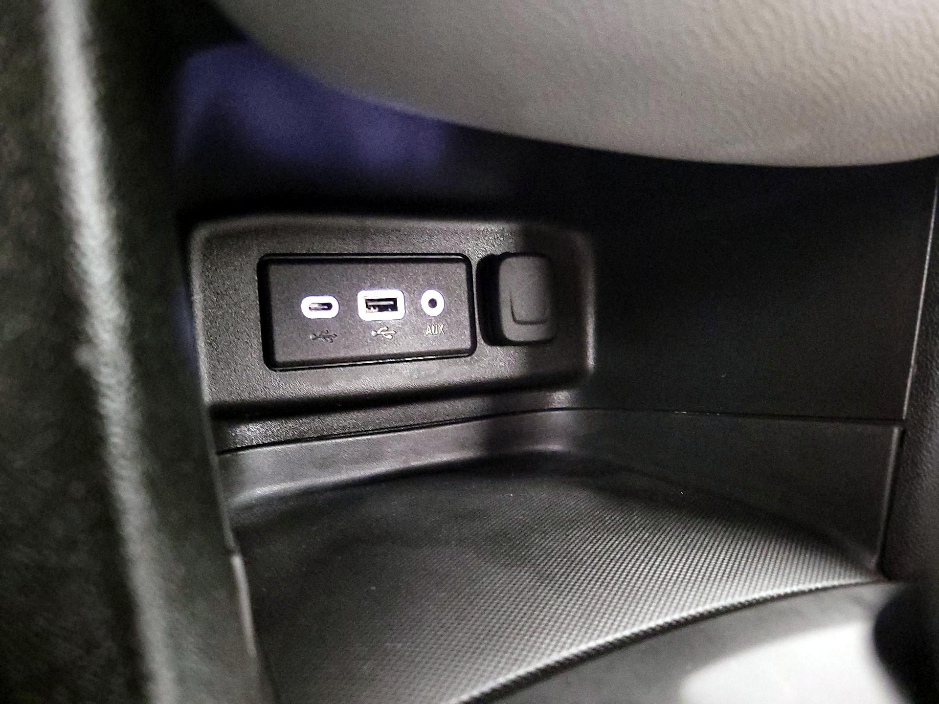 Thumbnail: 2023 Chevrolet Equinox - 18