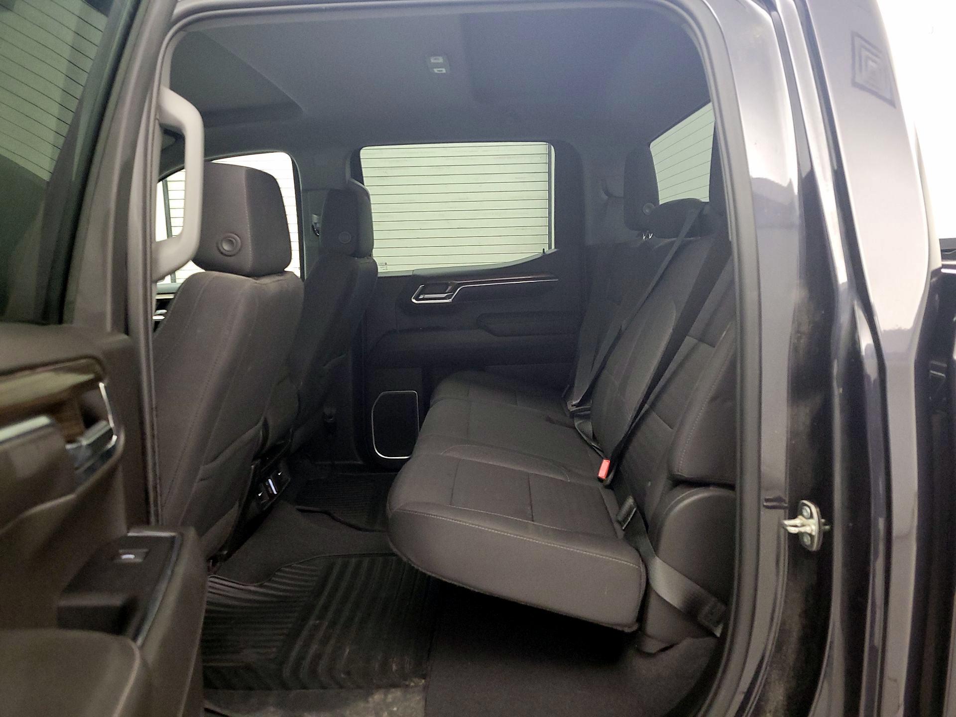 Thumbnail: 2022 Chevrolet Silverado 1500 - 19