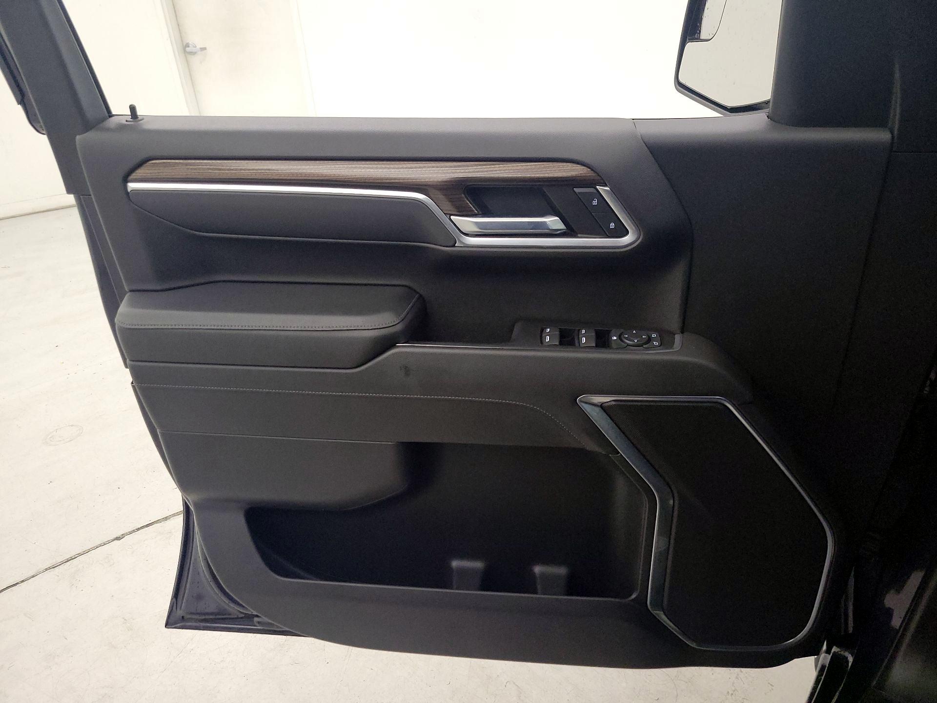 Thumbnail: 2022 Chevrolet Silverado 1500 - 12