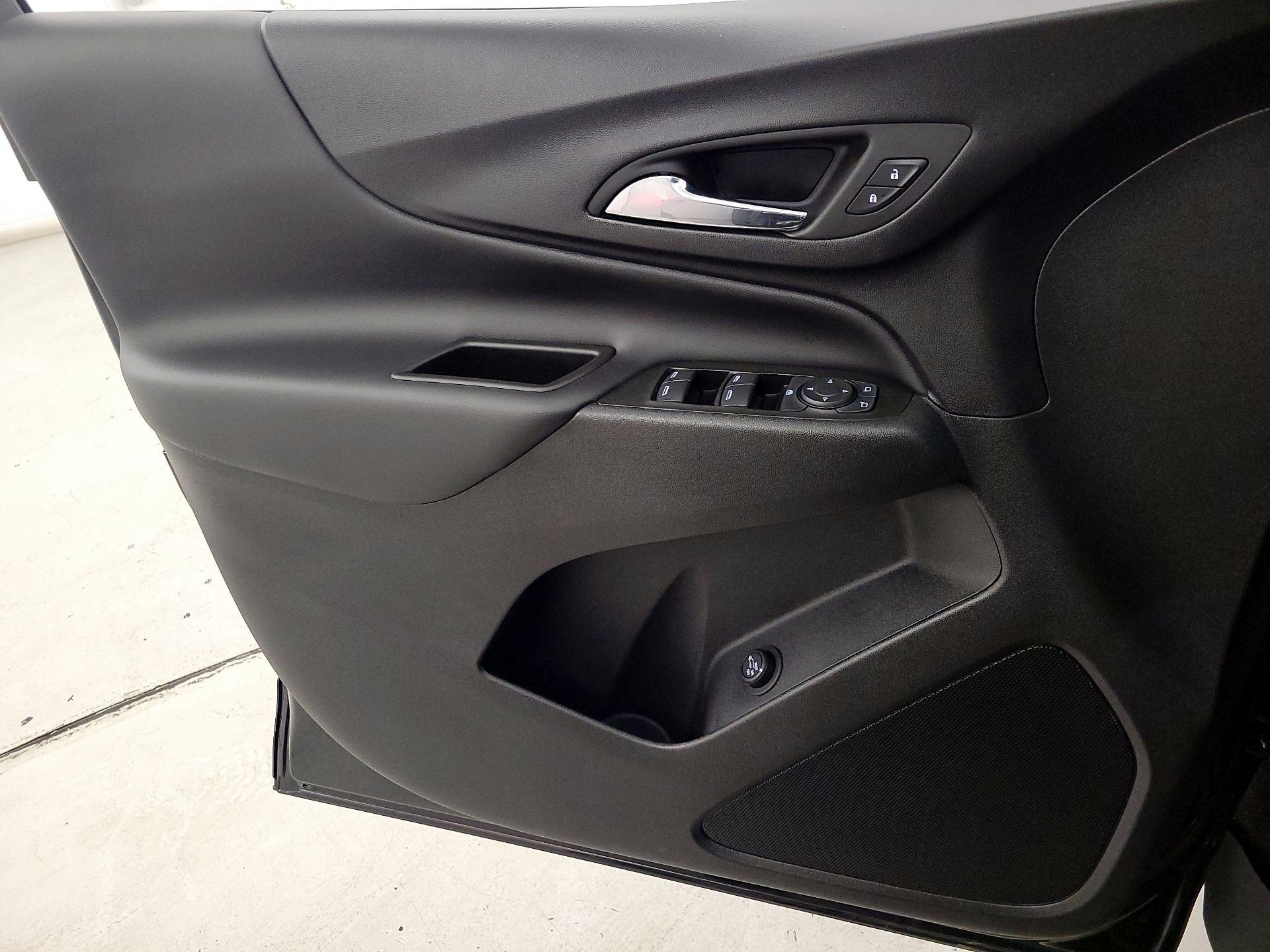 Thumbnail: 2022 Chevrolet Equinox - 12