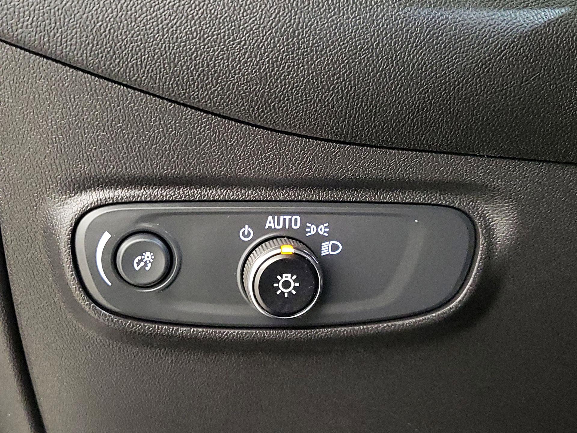 Thumbnail: 2022 Chevrolet Equinox - 13