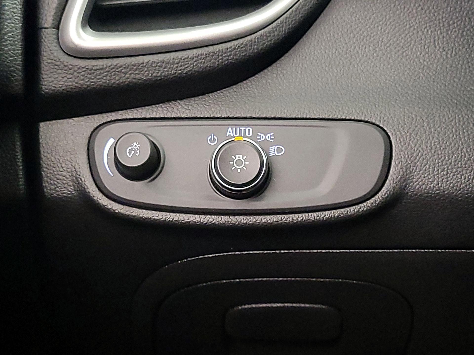 Thumbnail: 2021 Chevrolet Trax - 13