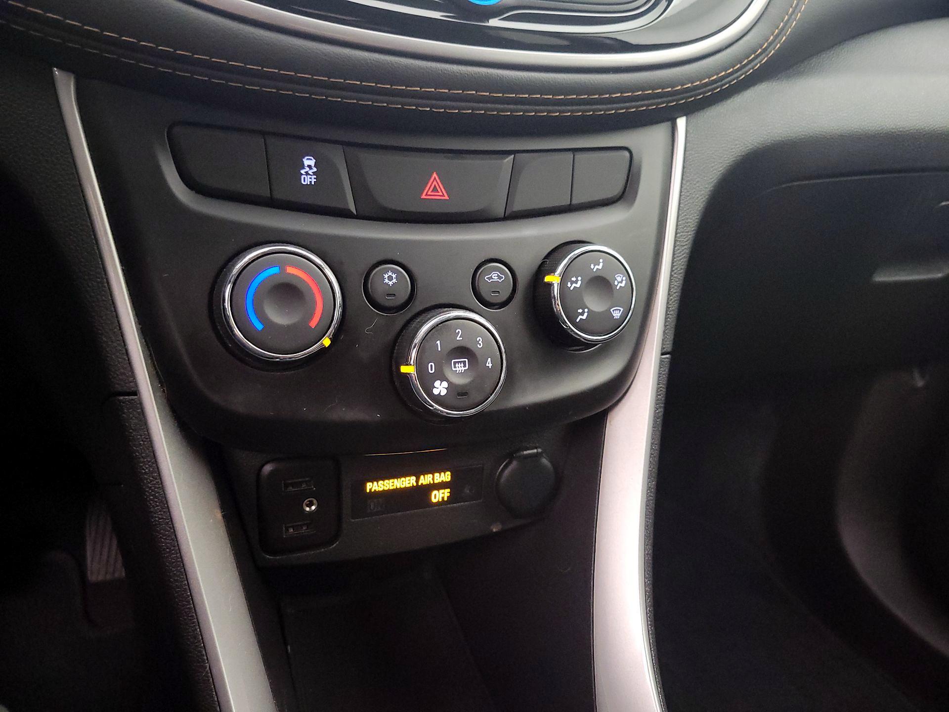 Thumbnail: 2021 Chevrolet Trax - 16