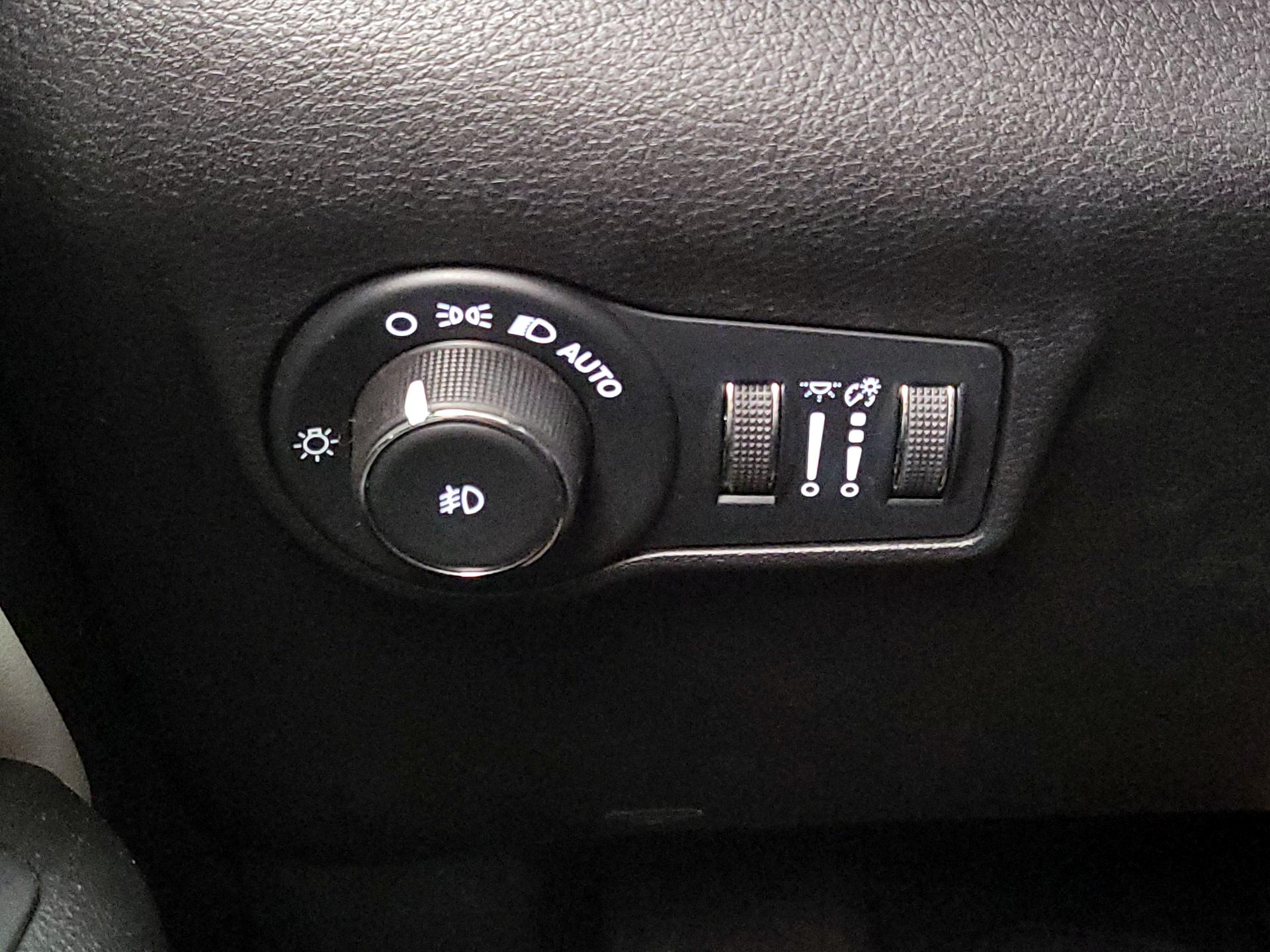 Thumbnail: 2022 Jeep Compass - 13