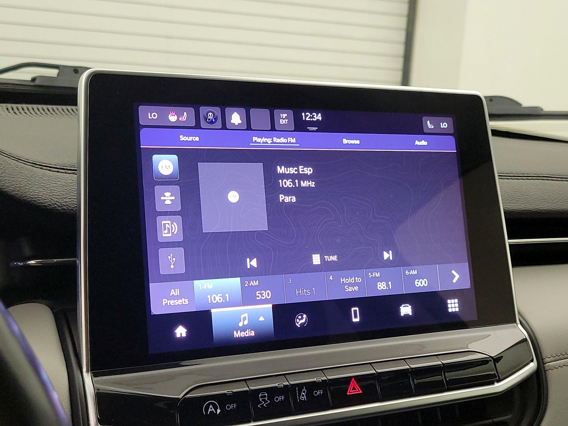 Thumbnail: 2022 Jeep Compass - 15