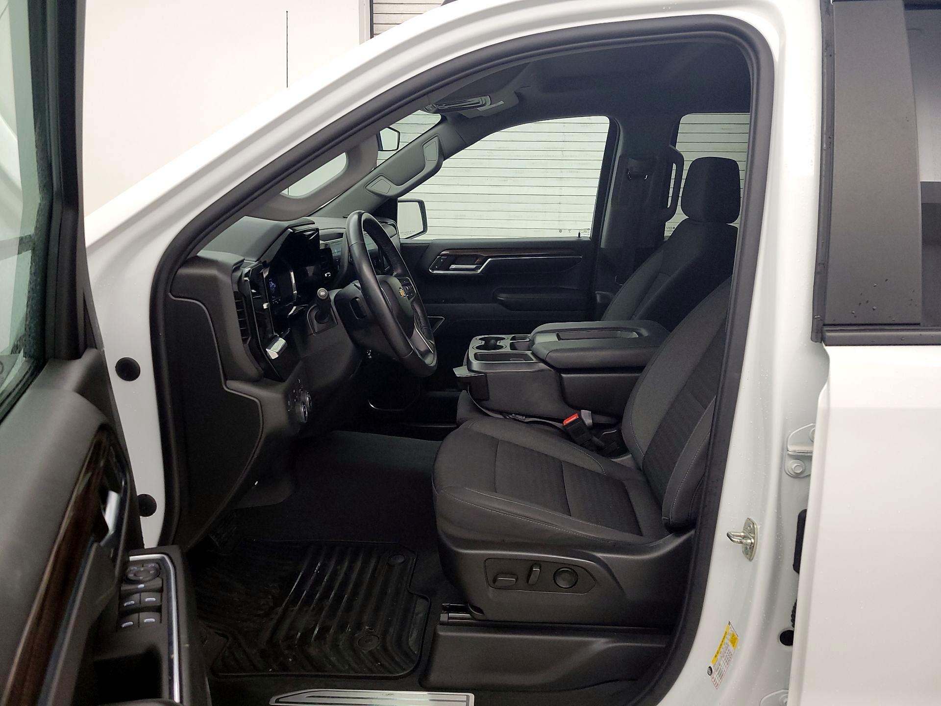 Thumbnail: 2023 Chevrolet Silverado 1500 - 11