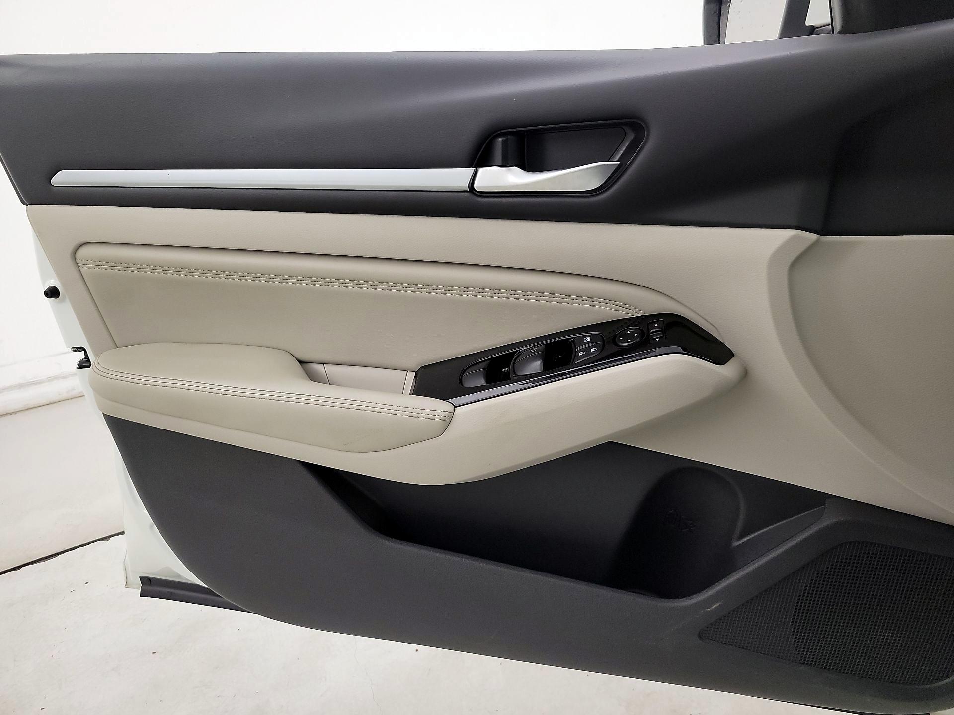 Thumbnail: 2022 Nissan Altima - 12