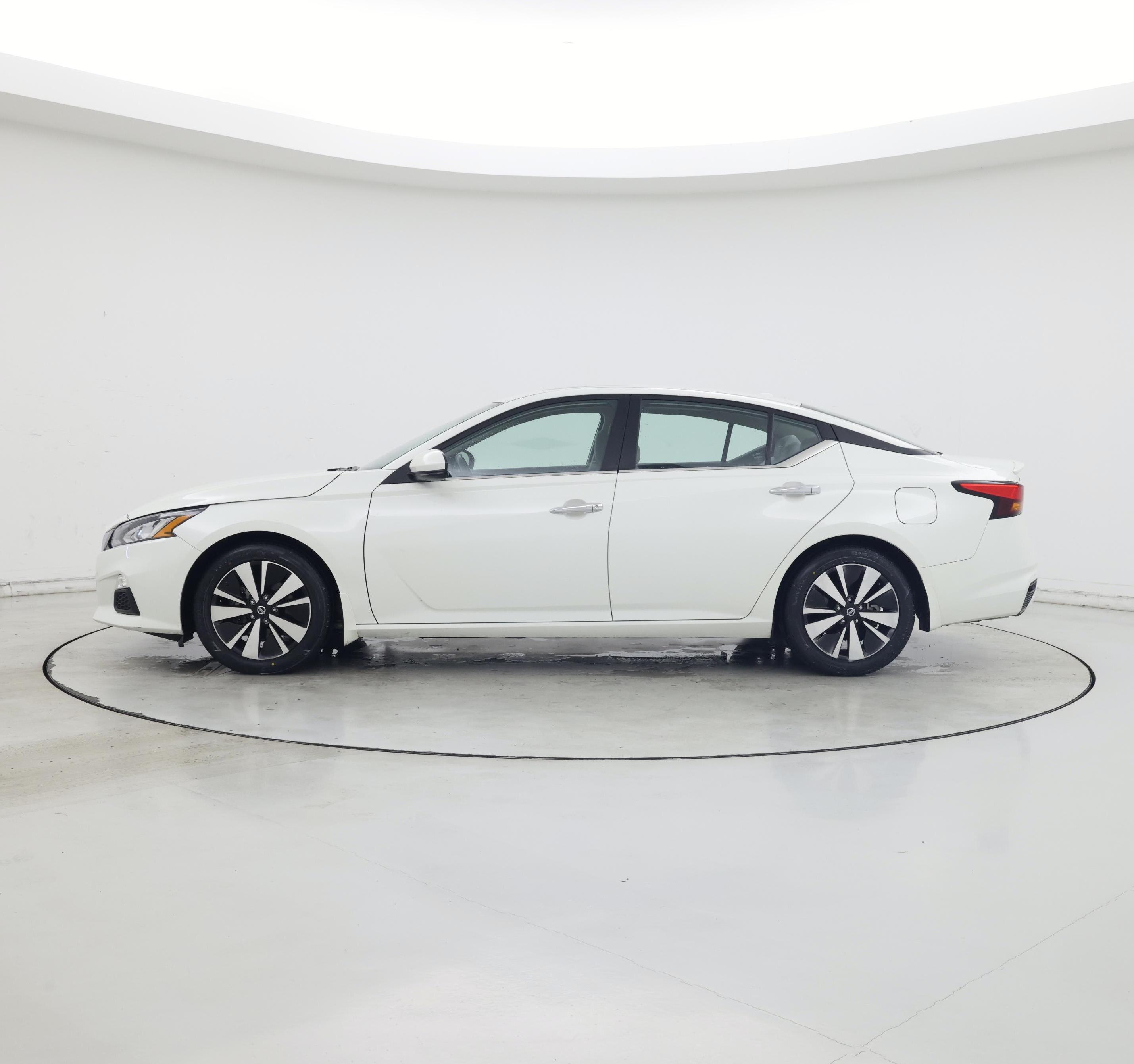 Thumbnail: 2022 Nissan Altima - 3