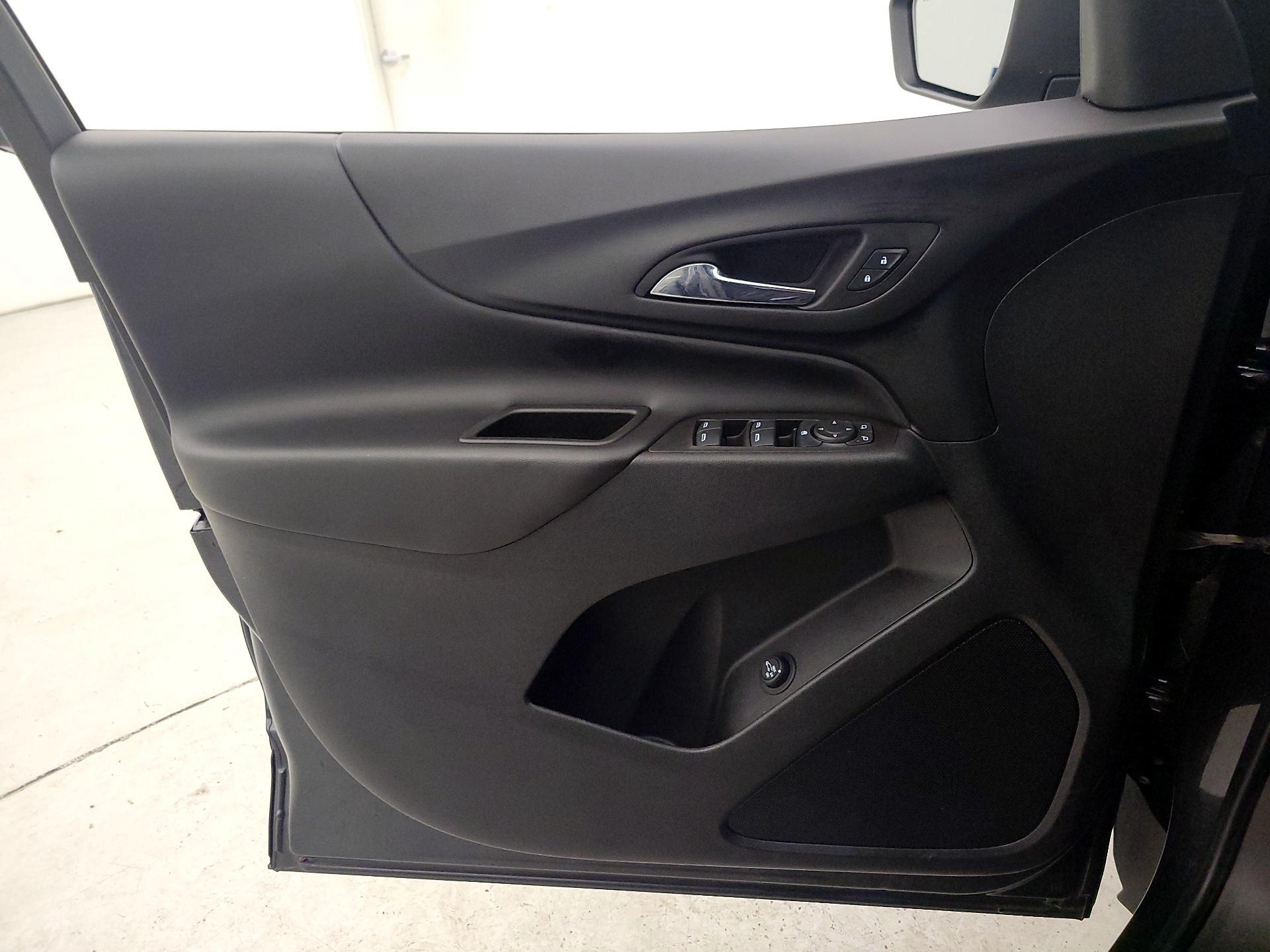 Thumbnail: 2022 Chevrolet Equinox - 12